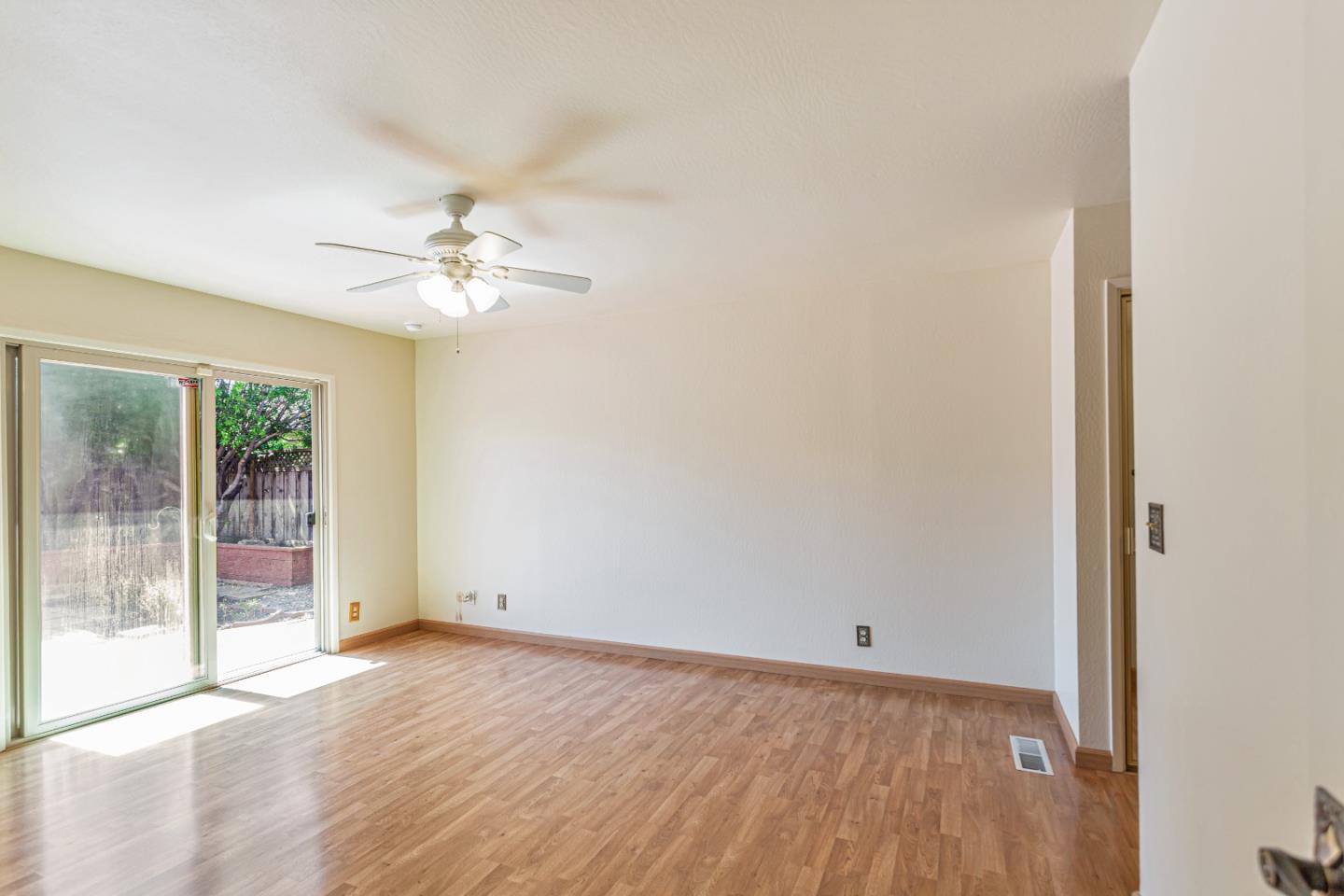 Detail Gallery Image 27 of 38 For 1223 La Canada Way, Salinas,  CA 93901 - 3 Beds | 2 Baths