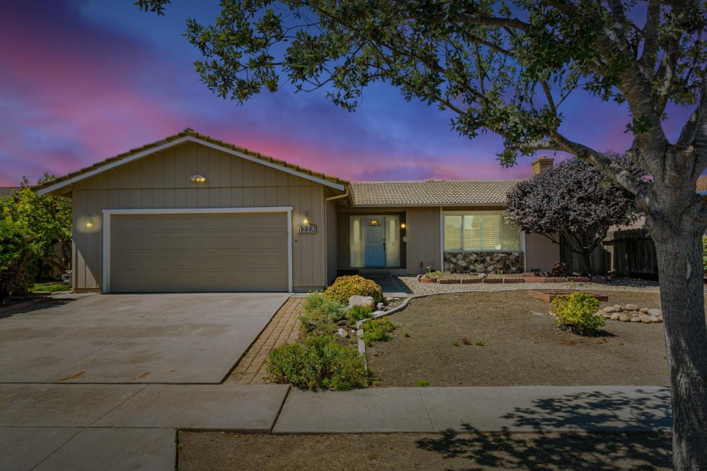 Detail Gallery Image 3 of 38 For 1223 La Canada Way, Salinas,  CA 93901 - 3 Beds | 2 Baths