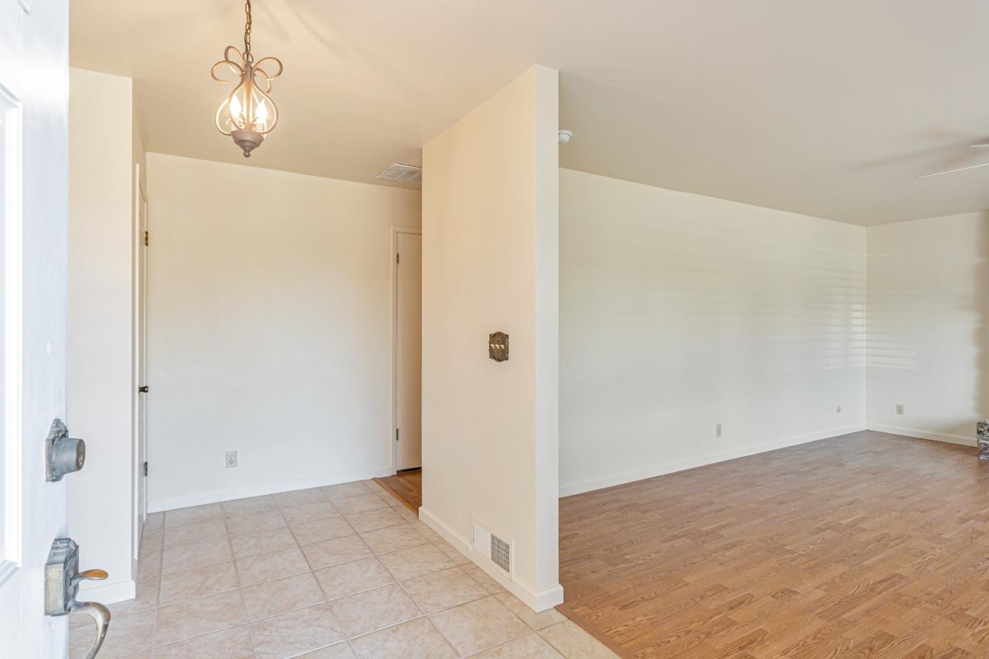 Detail Gallery Image 7 of 38 For 1223 La Canada Way, Salinas,  CA 93901 - 3 Beds | 2 Baths
