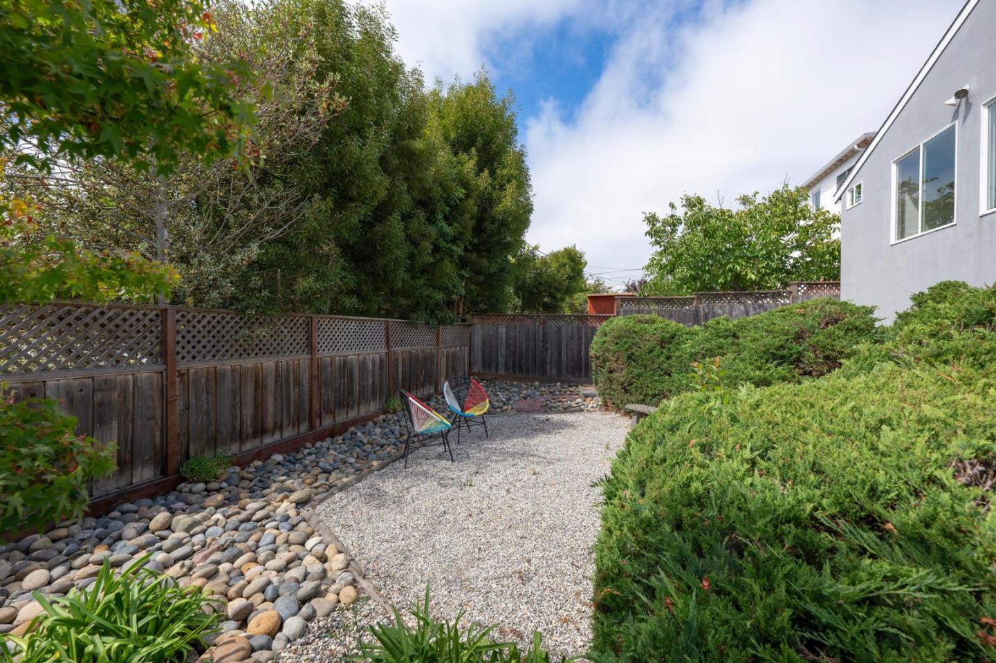 Detail Gallery Image 14 of 15 For 555 Acacia Ave, San Bruno,  CA 94066 - 2 Beds | 2 Baths