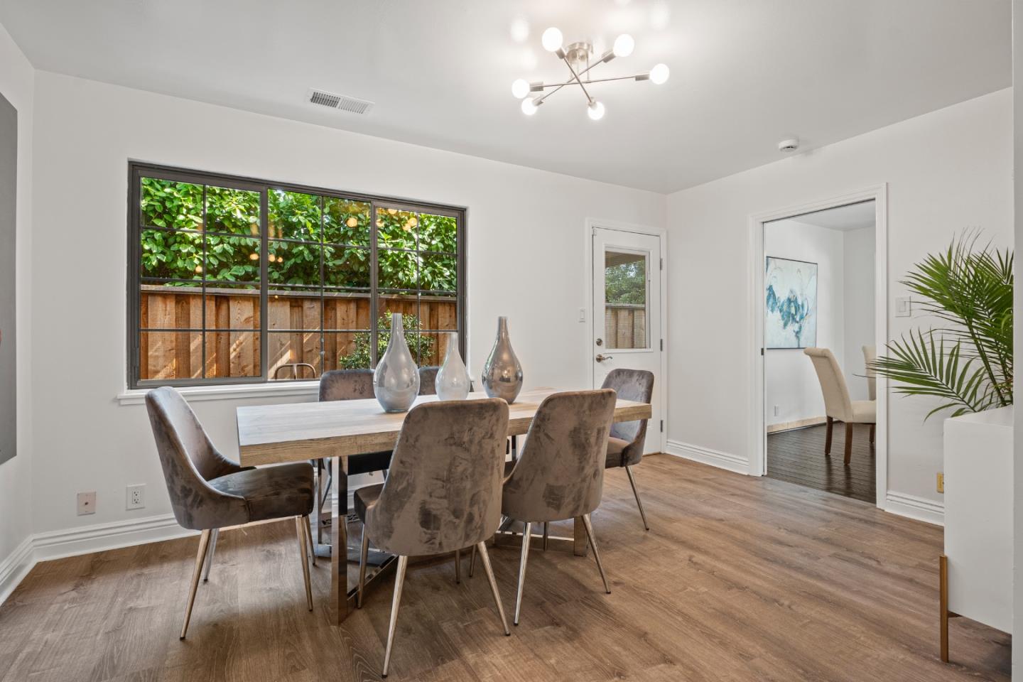 Detail Gallery Image 11 of 37 For 920 Stony Hill Rd, Redwood City,  CA 94061 - 3 Beds | 2 Baths
