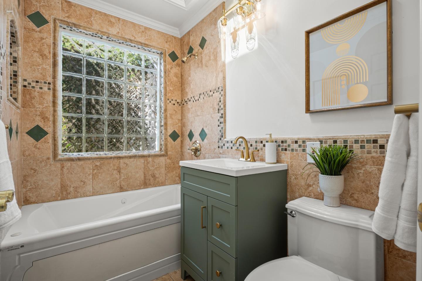 Detail Gallery Image 17 of 37 For 920 Stony Hill Rd, Redwood City,  CA 94061 - 3 Beds | 2 Baths
