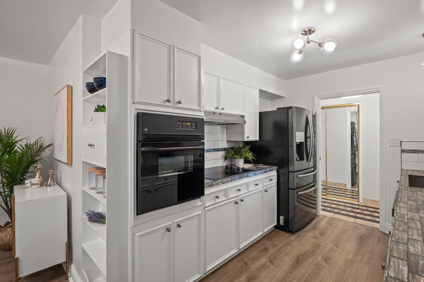 Detail Gallery Image 8 of 37 For 920 Stony Hill Rd, Redwood City,  CA 94061 - 3 Beds | 2 Baths