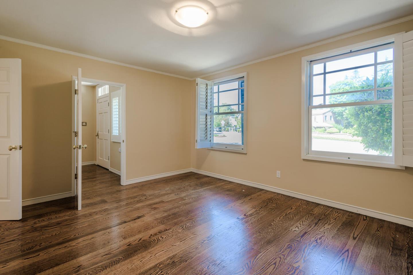 Detail Gallery Image 16 of 30 For 221 Parrott Dr, San Mateo,  CA 94402 - 3 Beds | 3 Baths