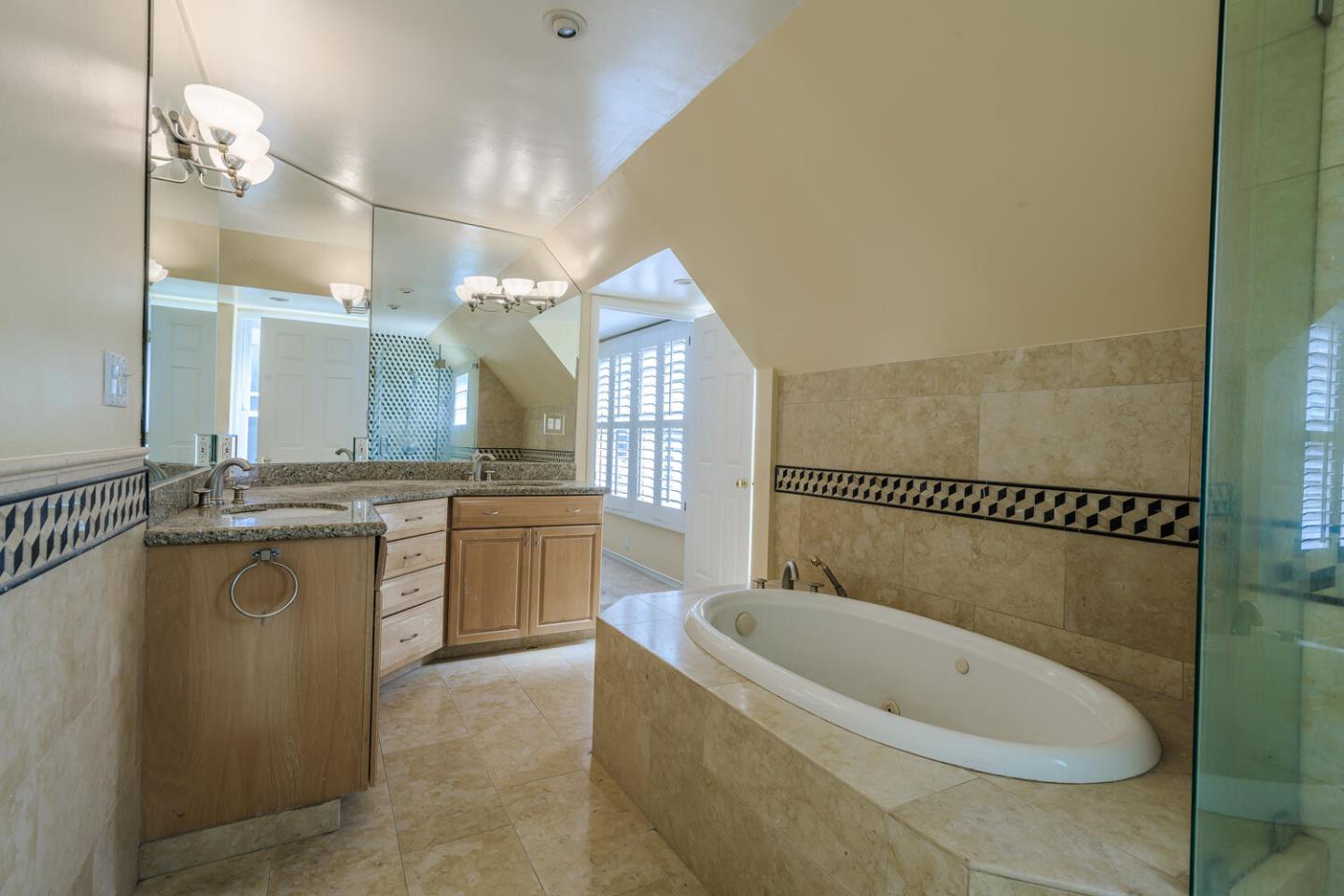 Detail Gallery Image 23 of 30 For 221 Parrott Dr, San Mateo,  CA 94402 - 3 Beds | 3 Baths