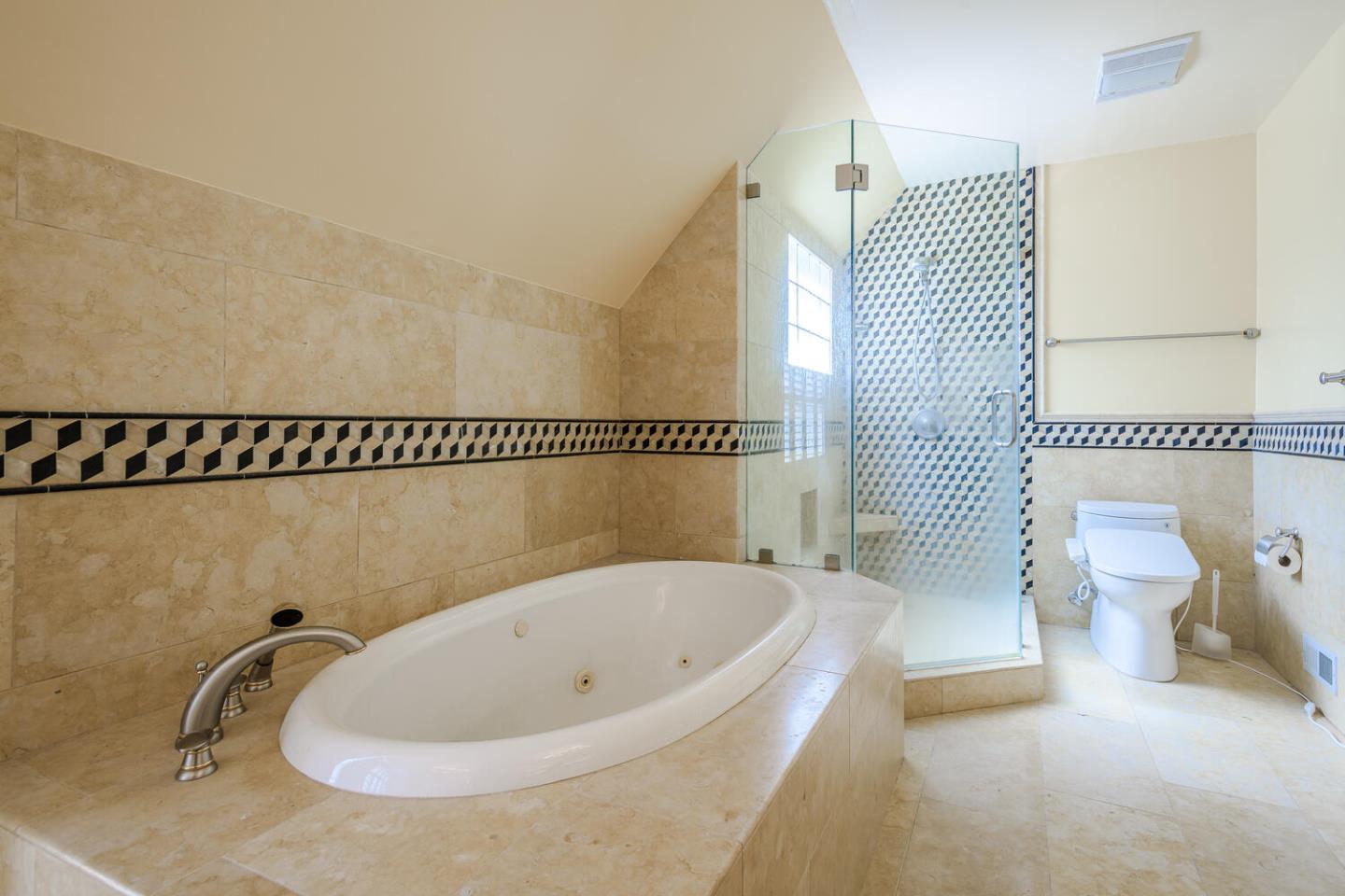 Detail Gallery Image 24 of 30 For 221 Parrott Dr, San Mateo,  CA 94402 - 3 Beds | 3 Baths