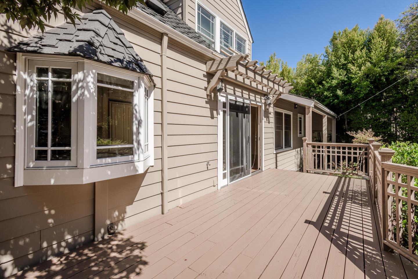 Detail Gallery Image 26 of 30 For 221 Parrott Dr, San Mateo,  CA 94402 - 3 Beds | 3 Baths