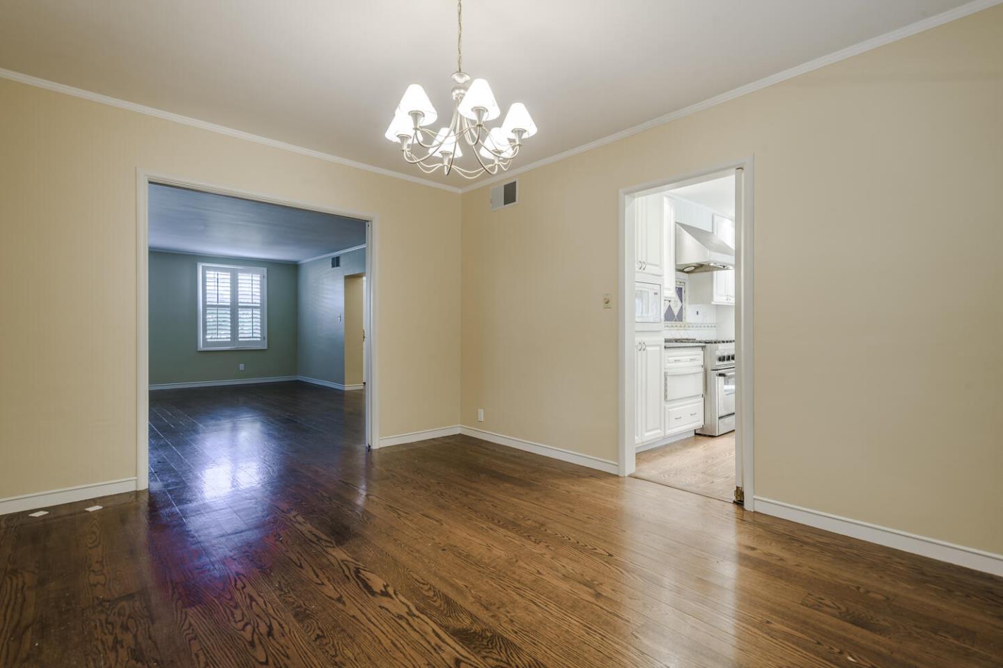 Detail Gallery Image 6 of 30 For 221 Parrott Dr, San Mateo,  CA 94402 - 3 Beds | 3 Baths