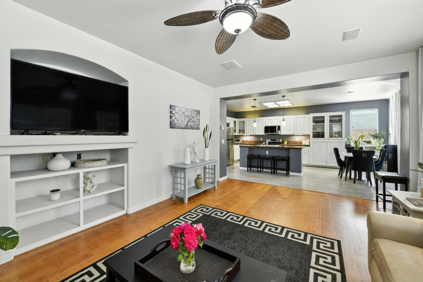 Detail Gallery Image 11 of 36 For 4111 Windsong St, Sacramento,  CA 95834 - 5 Beds | 3 Baths