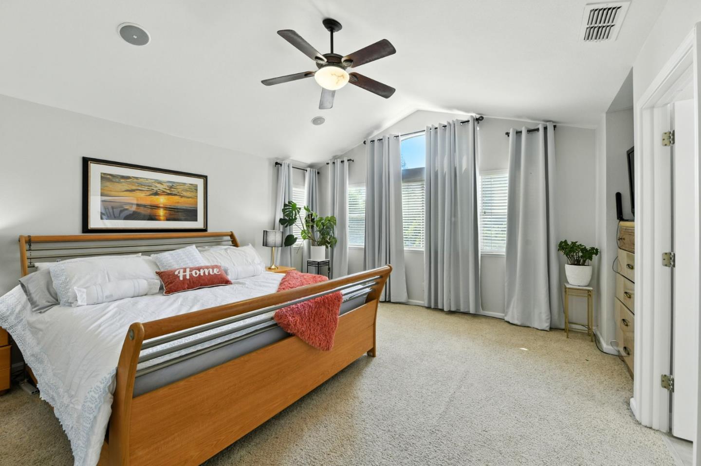 Detail Gallery Image 24 of 36 For 4111 Windsong St, Sacramento,  CA 95834 - 5 Beds | 3 Baths