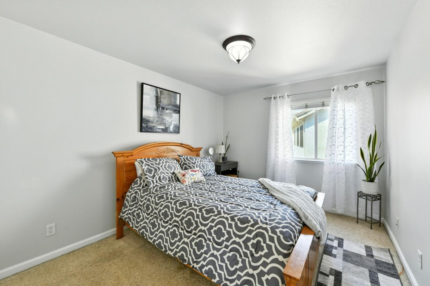 Detail Gallery Image 26 of 36 For 4111 Windsong St, Sacramento,  CA 95834 - 5 Beds | 3 Baths