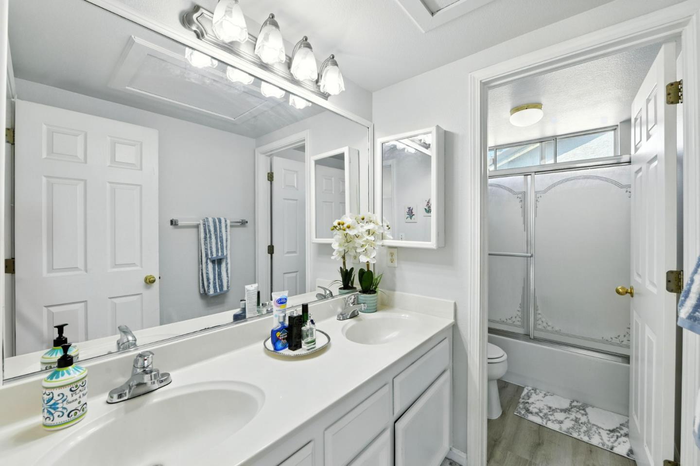Detail Gallery Image 4 of 36 For 4111 Windsong St, Sacramento,  CA 95834 - 5 Beds | 3 Baths