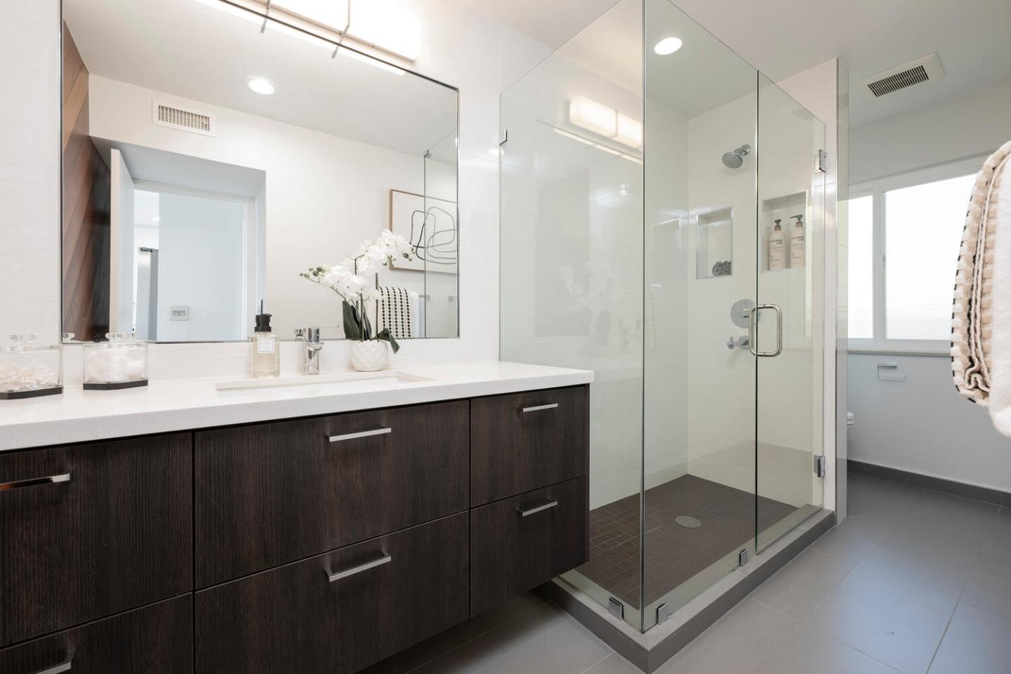 Detail Gallery Image 14 of 29 For 3009 Melendy Dr #4,  San Carlos,  CA 94070 - 3 Beds | 2 Baths