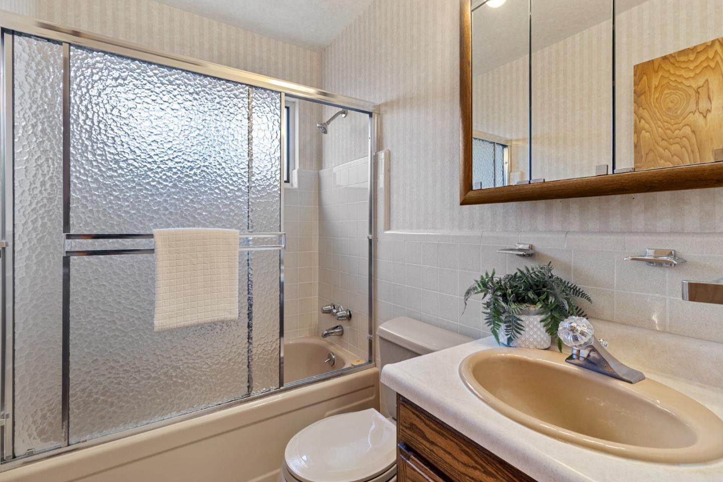 Detail Gallery Image 15 of 48 For 239 San Fernando Way, Daly City,  CA 94015 - 3 Beds | 2 Baths