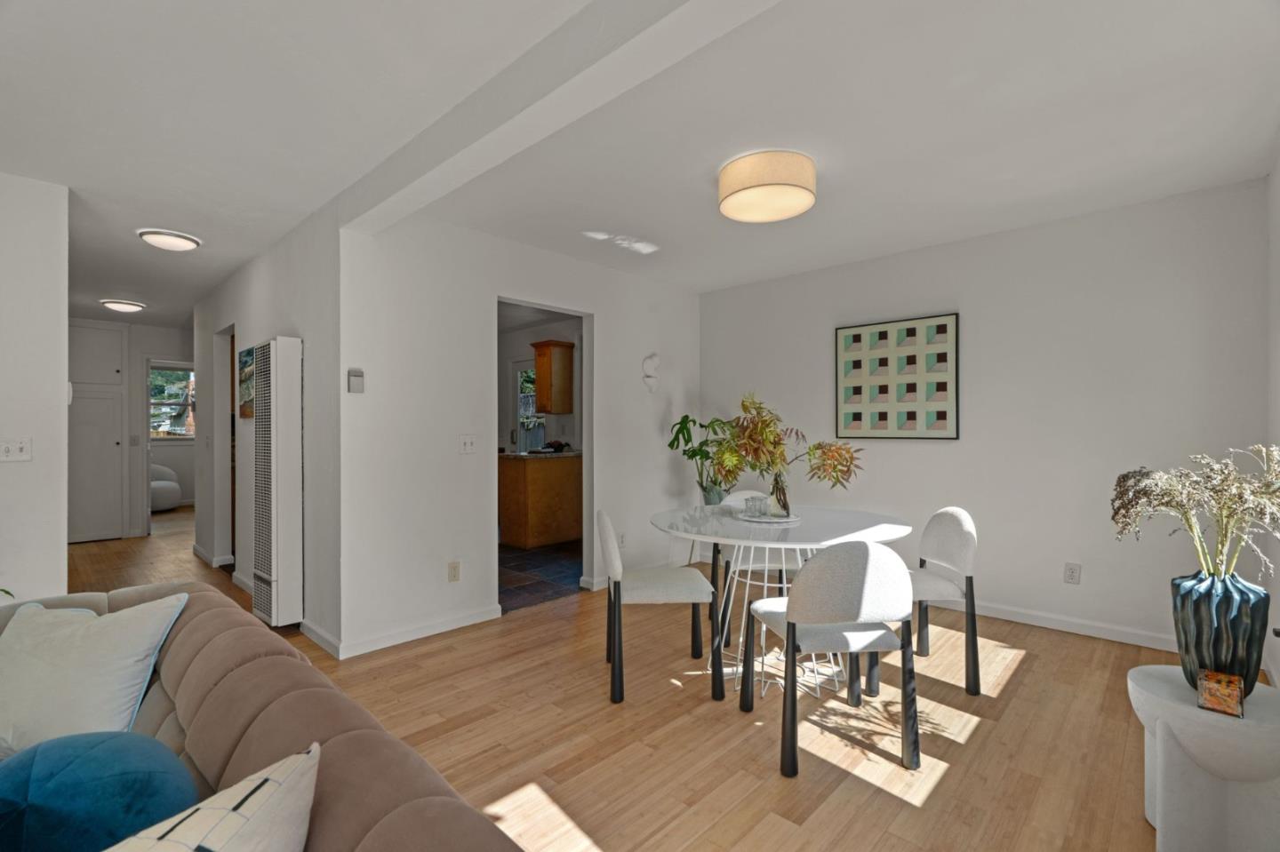 Detail Gallery Image 12 of 60 For 652 Montezuma Dr, Pacifica,  CA 94044 - 3 Beds | 1 Baths