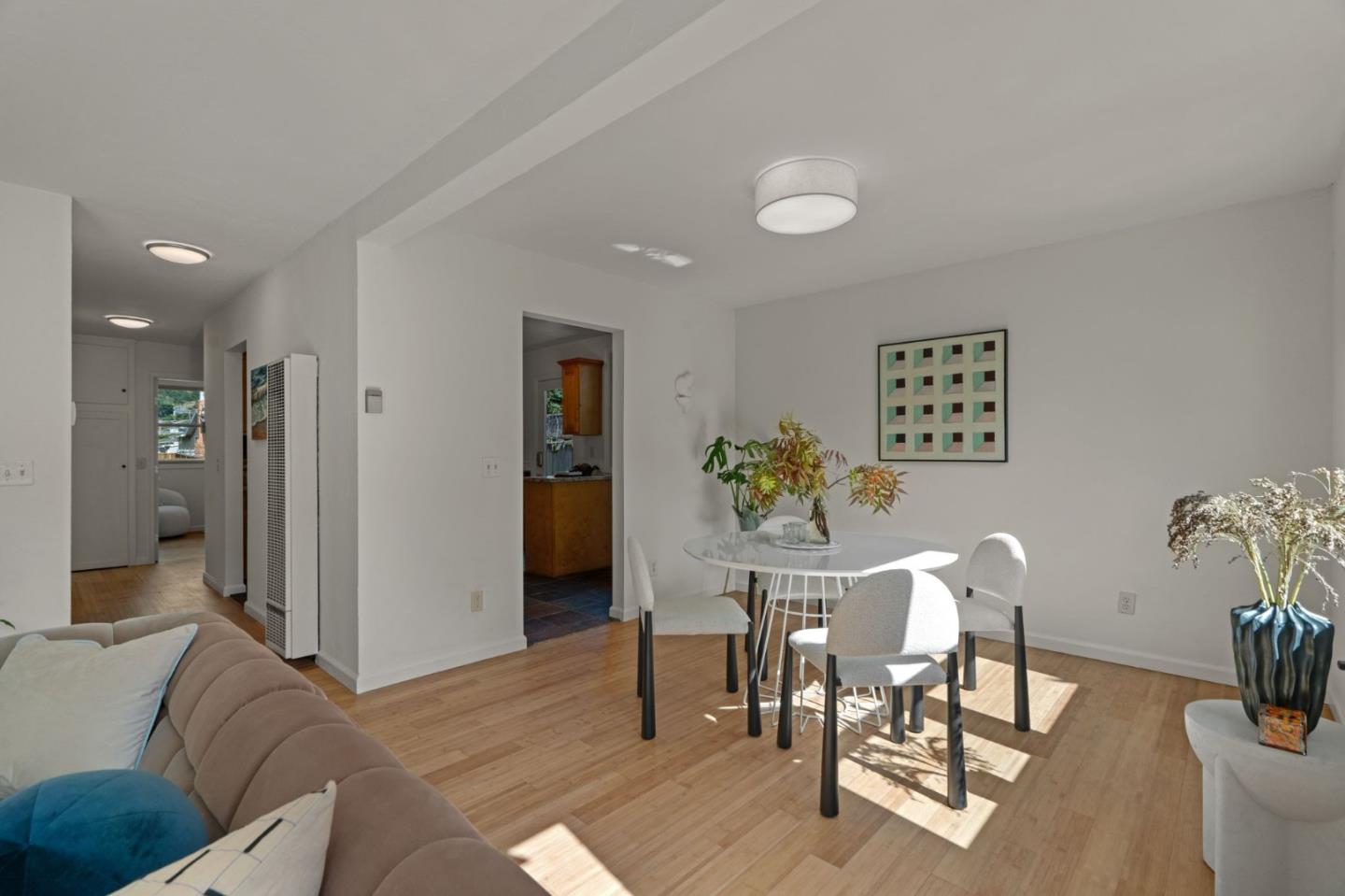 Detail Gallery Image 19 of 60 For 652 Montezuma Dr, Pacifica,  CA 94044 - 3 Beds | 1 Baths