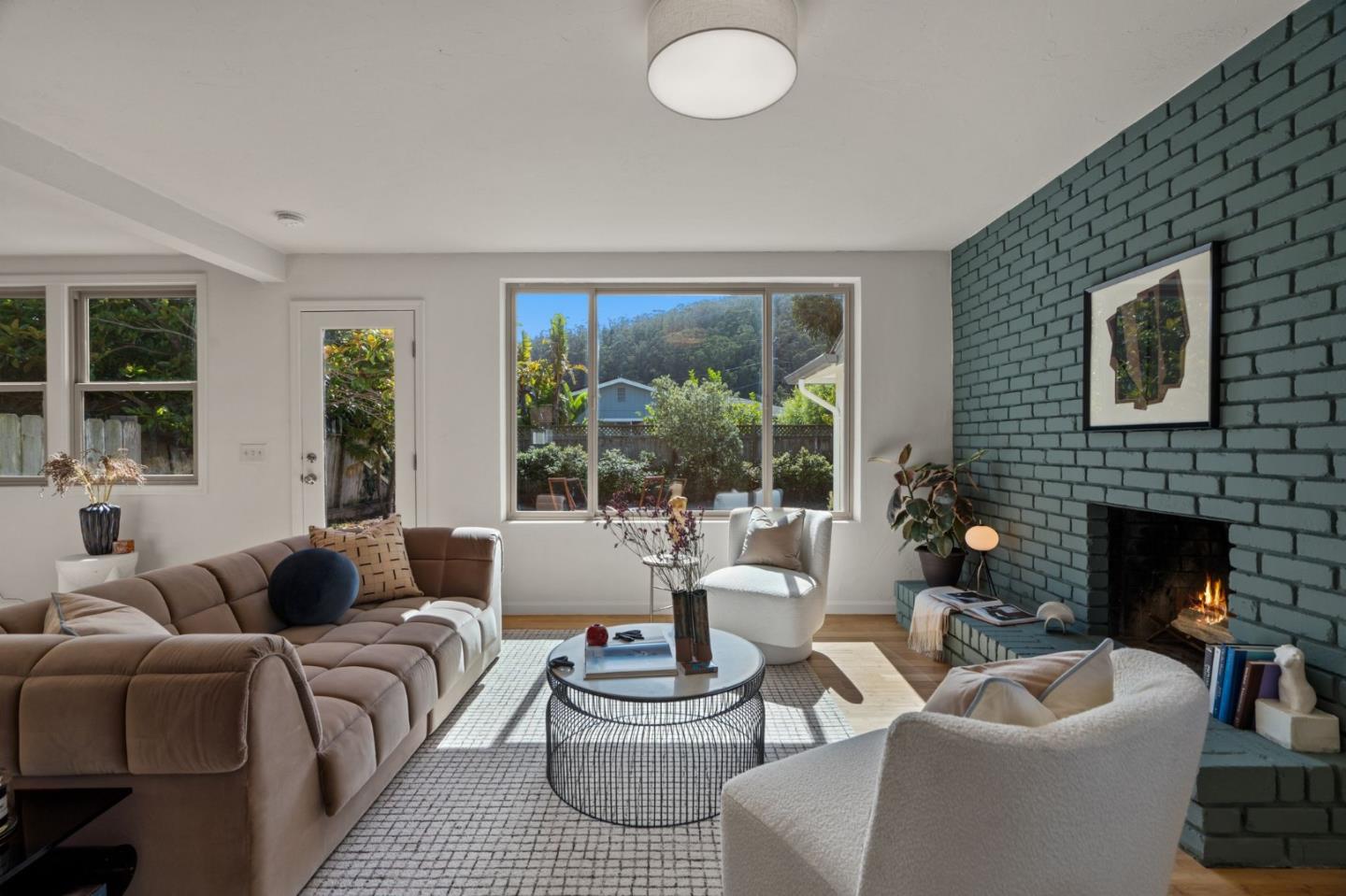 Detail Gallery Image 6 of 60 For 652 Montezuma Dr, Pacifica,  CA 94044 - 3 Beds | 1 Baths