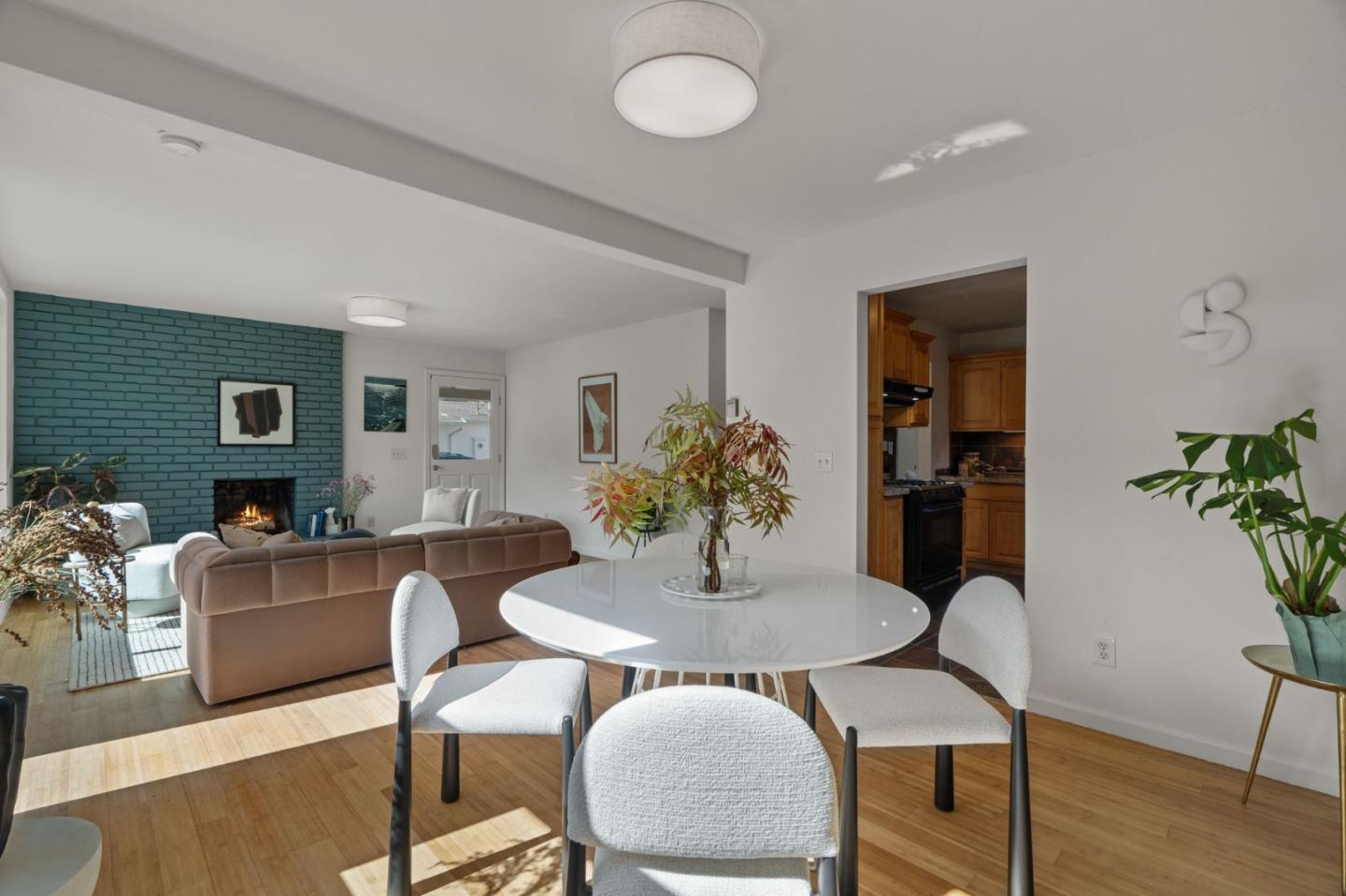 Detail Gallery Image 7 of 60 For 652 Montezuma Dr, Pacifica,  CA 94044 - 3 Beds | 1 Baths