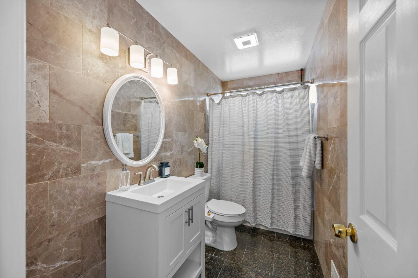 Detail Gallery Image 25 of 38 For 260 Lake Dr, San Bruno,  CA 94066 - 3 Beds | 3 Baths