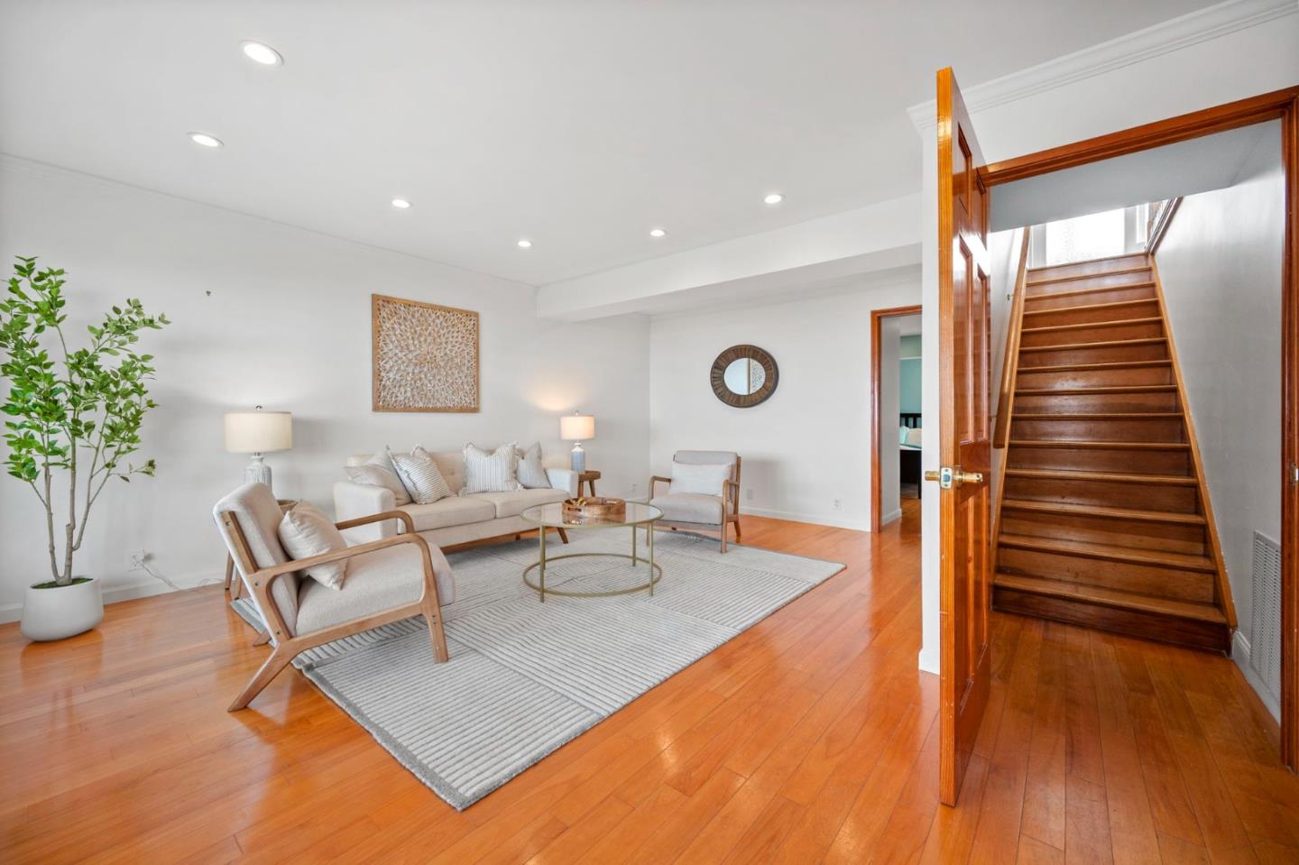 Detail Gallery Image 26 of 38 For 260 Lake Dr, San Bruno,  CA 94066 - 3 Beds | 3 Baths
