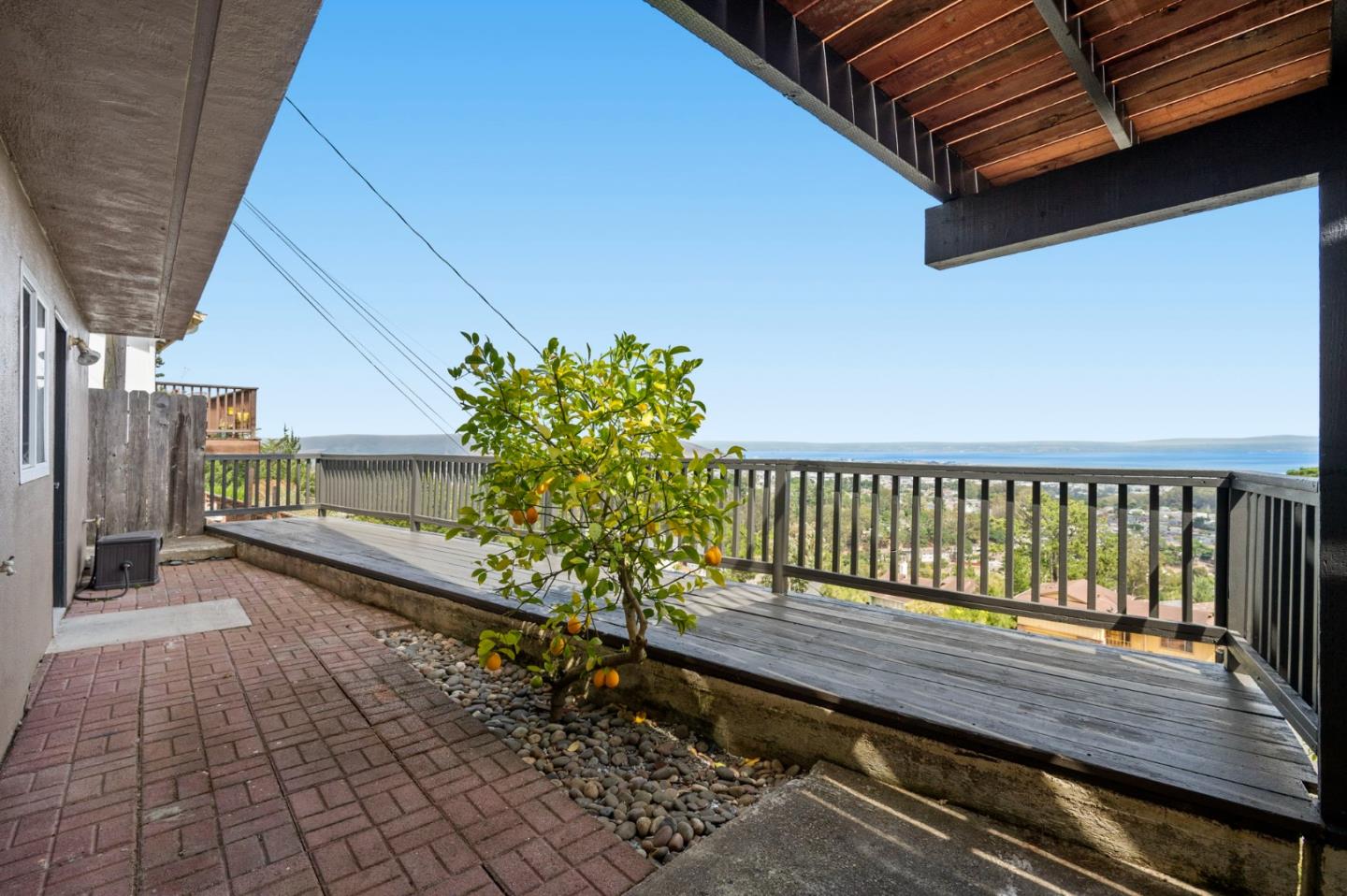 Detail Gallery Image 32 of 38 For 260 Lake Dr, San Bruno,  CA 94066 - 3 Beds | 3 Baths