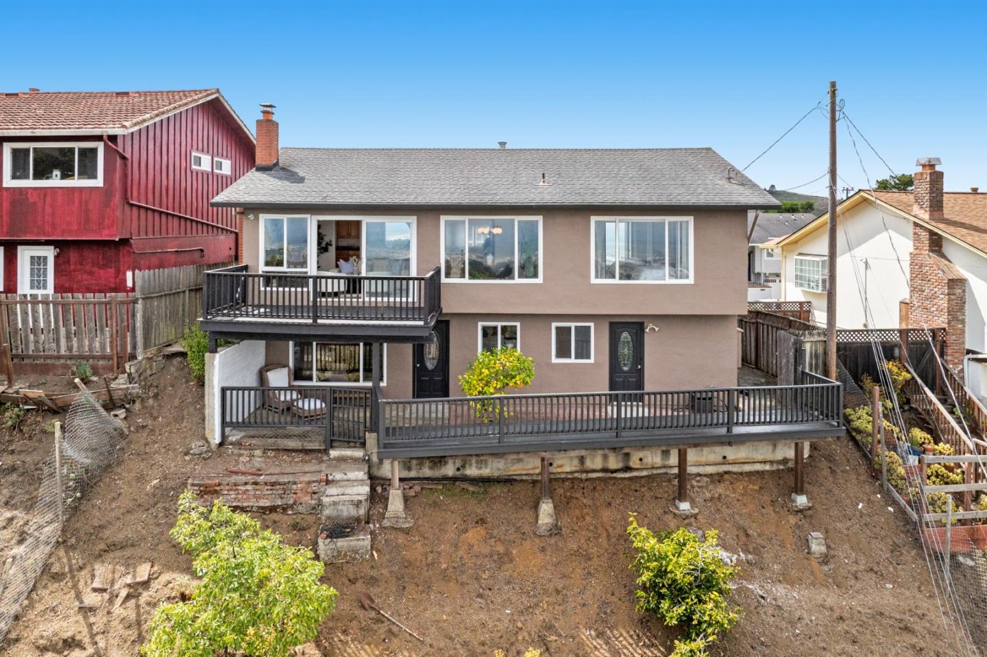Detail Gallery Image 34 of 38 For 260 Lake Dr, San Bruno,  CA 94066 - 3 Beds | 3 Baths