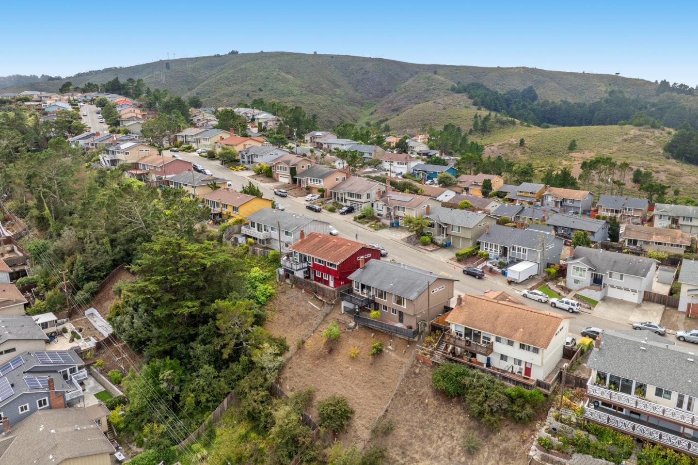 Detail Gallery Image 36 of 38 For 260 Lake Dr, San Bruno,  CA 94066 - 3 Beds | 3 Baths