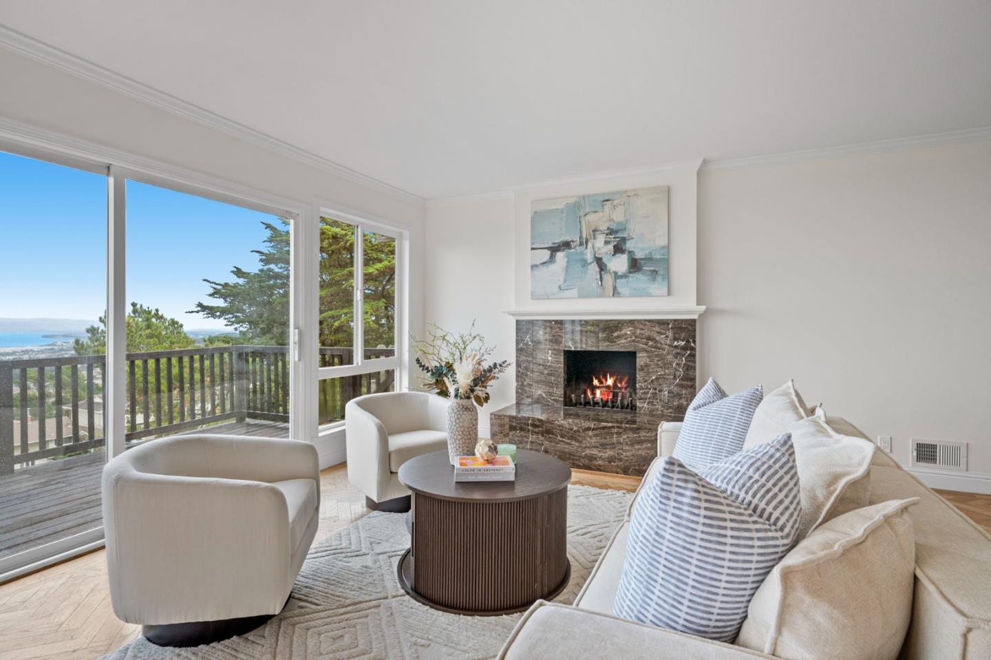 Detail Gallery Image 4 of 38 For 260 Lake Dr, San Bruno,  CA 94066 - 3 Beds | 3 Baths