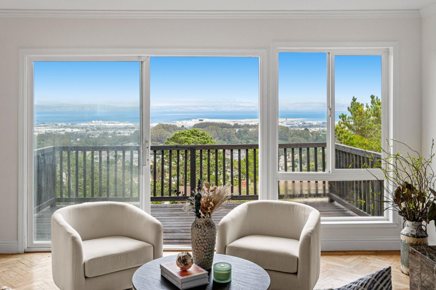 Detail Gallery Image 5 of 38 For 260 Lake Dr, San Bruno,  CA 94066 - 3 Beds | 3 Baths