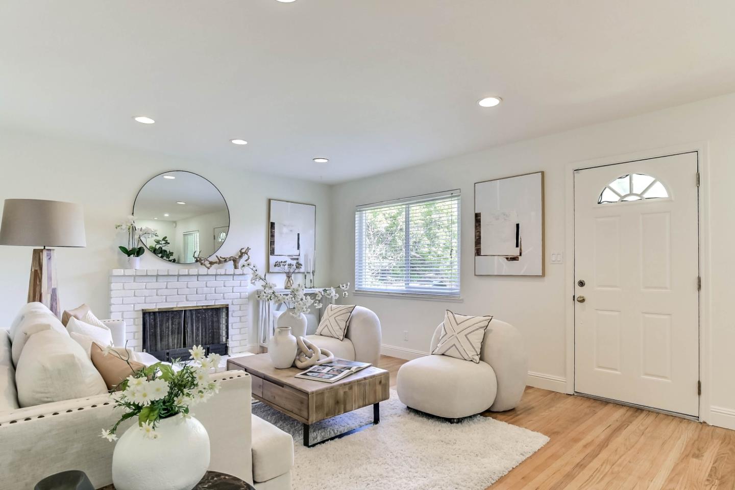 Detail Gallery Image 2 of 21 For 7433 Rollingdell Dr, Cupertino,  CA 95014 - 3 Beds | 2 Baths