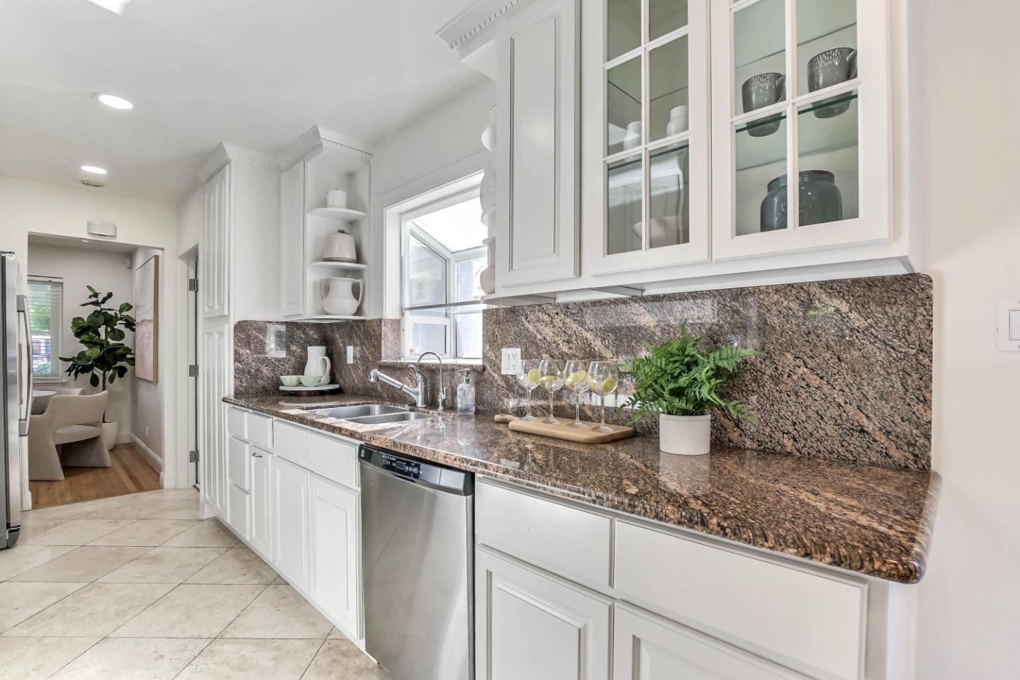 Detail Gallery Image 6 of 21 For 7433 Rollingdell Dr, Cupertino,  CA 95014 - 3 Beds | 2 Baths