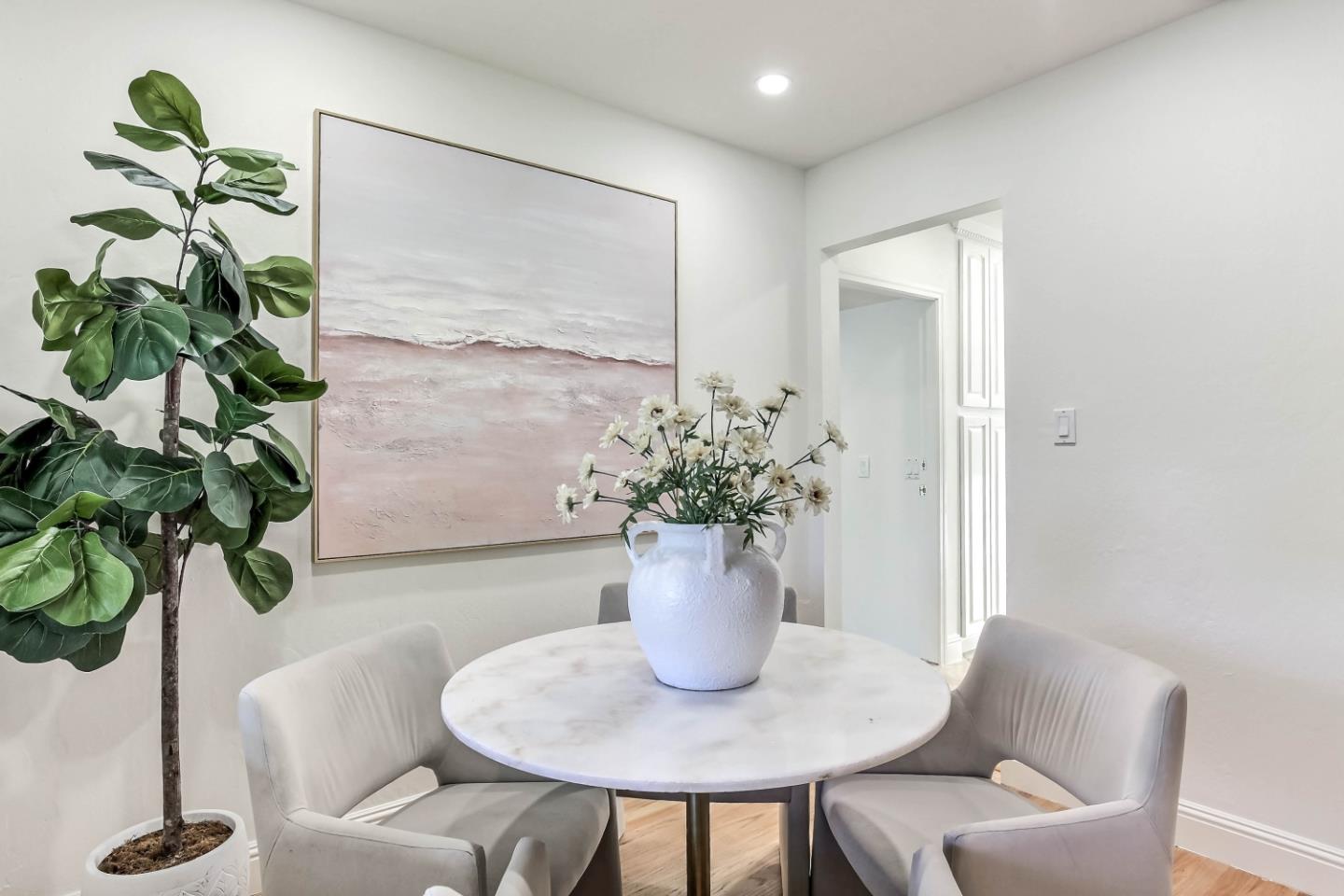 Detail Gallery Image 9 of 21 For 7433 Rollingdell Dr, Cupertino,  CA 95014 - 3 Beds | 2 Baths