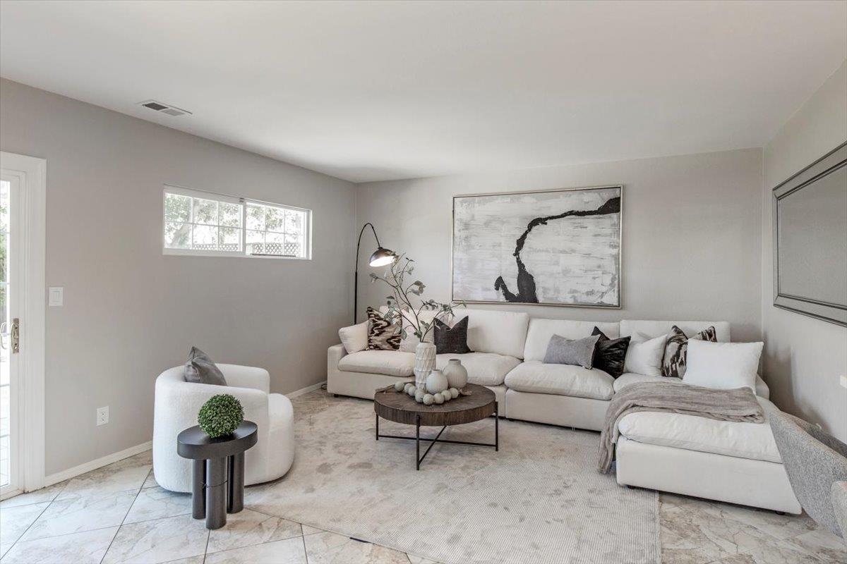 Detail Gallery Image 11 of 28 For 1018 Huntingdon Dr, San Jose,  CA 95129 - 4 Beds | 2 Baths