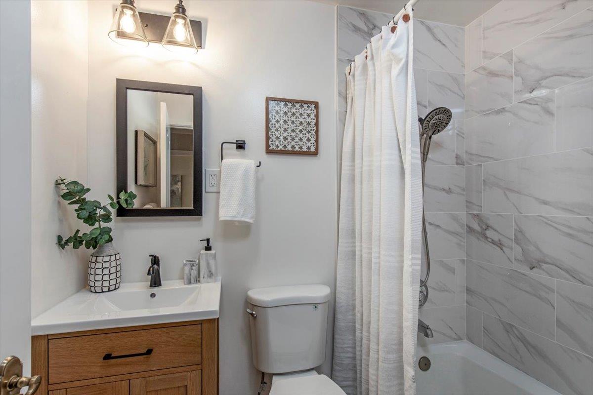 Detail Gallery Image 18 of 28 For 1018 Huntingdon Dr, San Jose,  CA 95129 - 4 Beds | 2 Baths