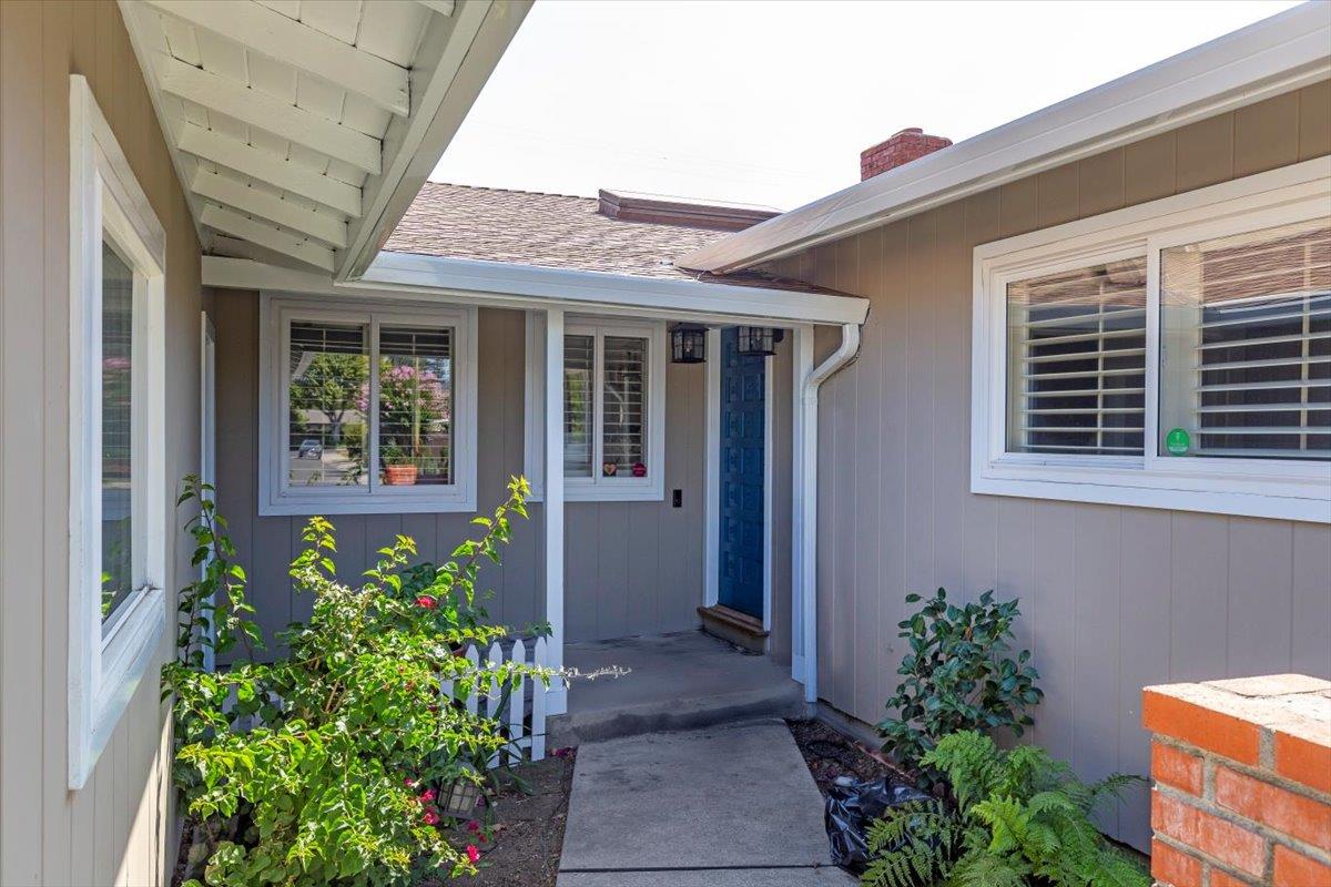 Detail Gallery Image 3 of 28 For 1018 Huntingdon Dr, San Jose,  CA 95129 - 4 Beds | 2 Baths