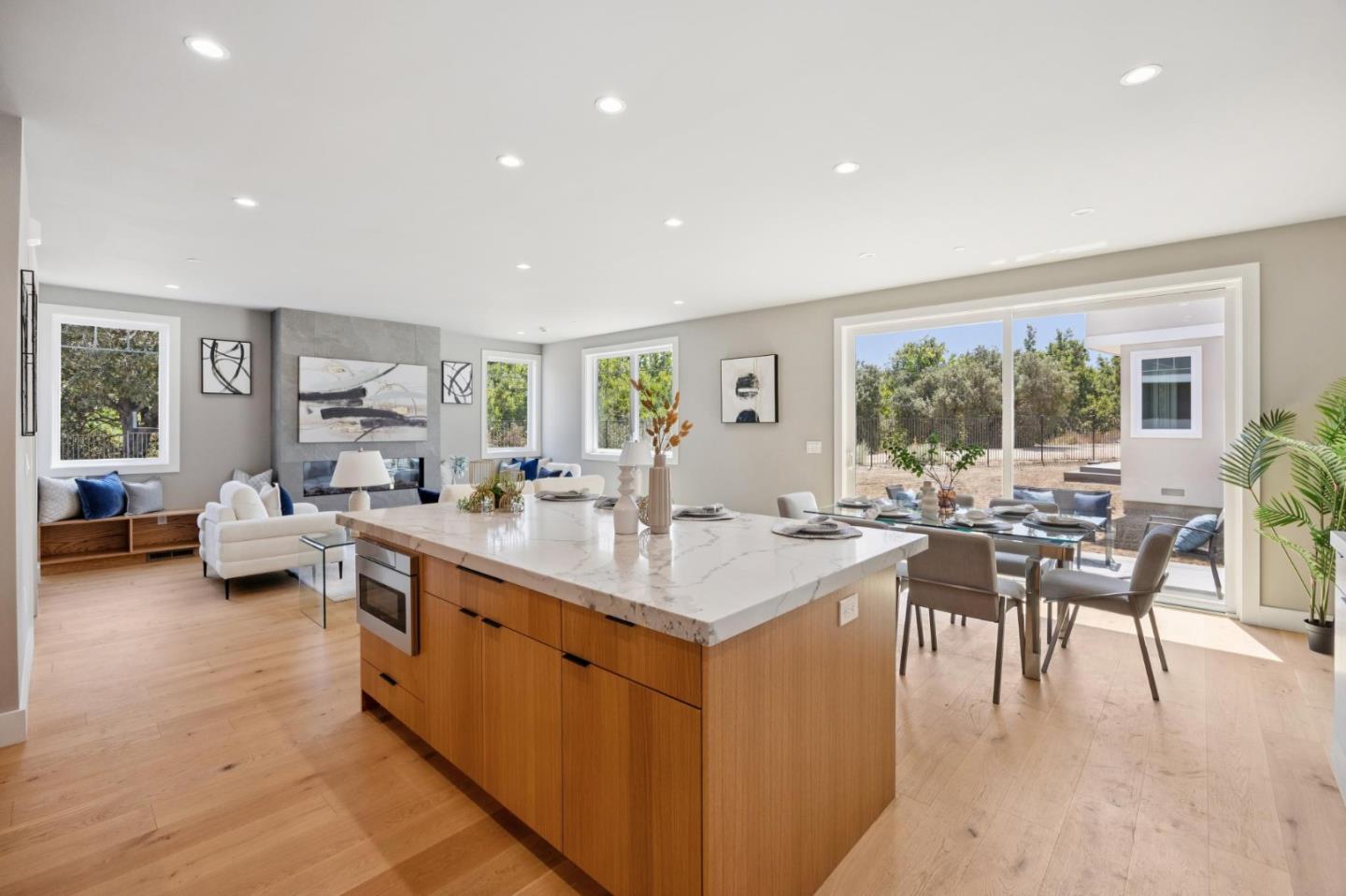 Detail Gallery Image 14 of 42 For 1500 Paradise Ct, San Jose,  CA 95124 - 4 Beds | 2/1 Baths