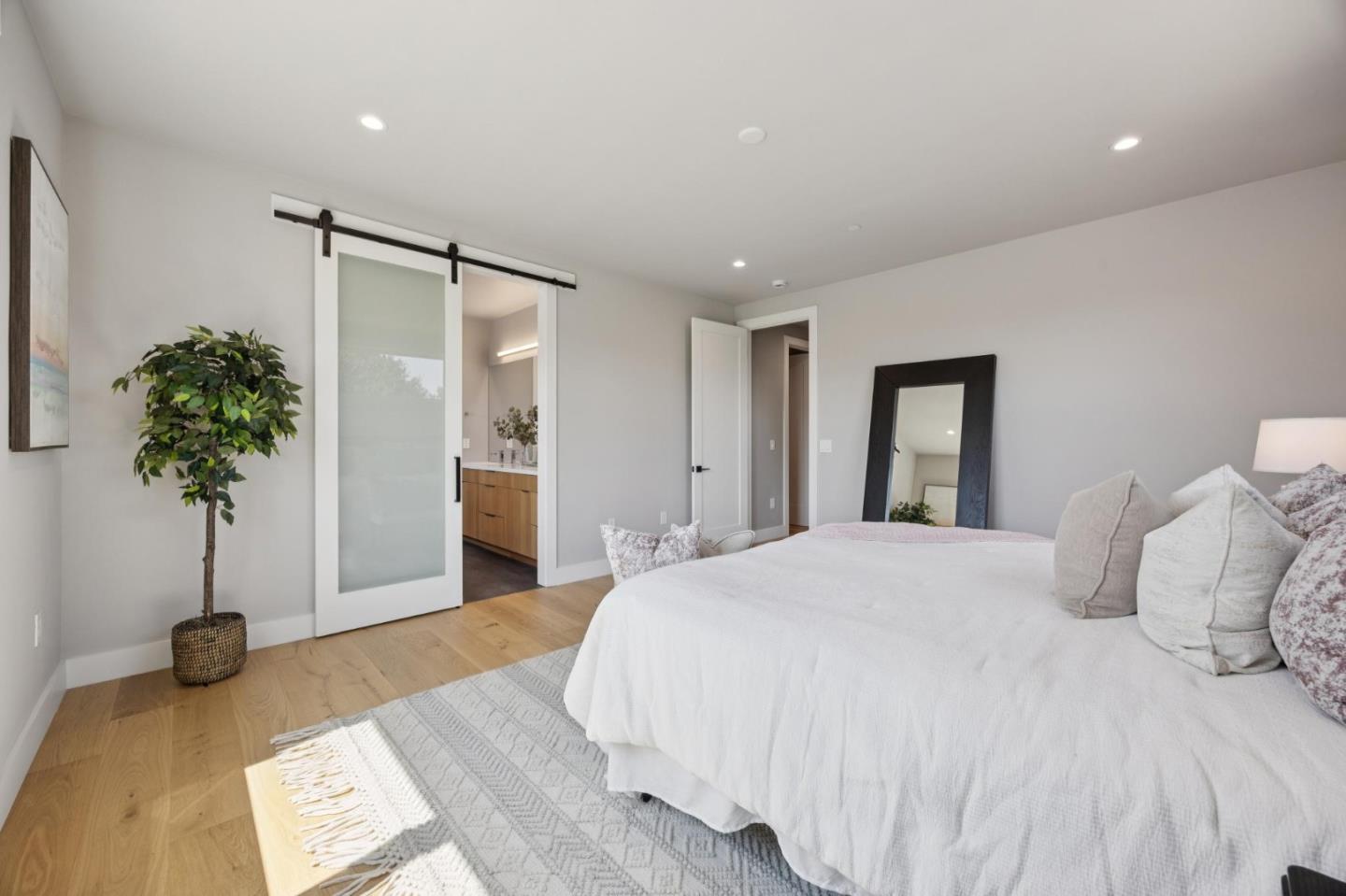 Detail Gallery Image 23 of 42 For 1500 Paradise Ct, San Jose,  CA 95124 - 4 Beds | 2/1 Baths