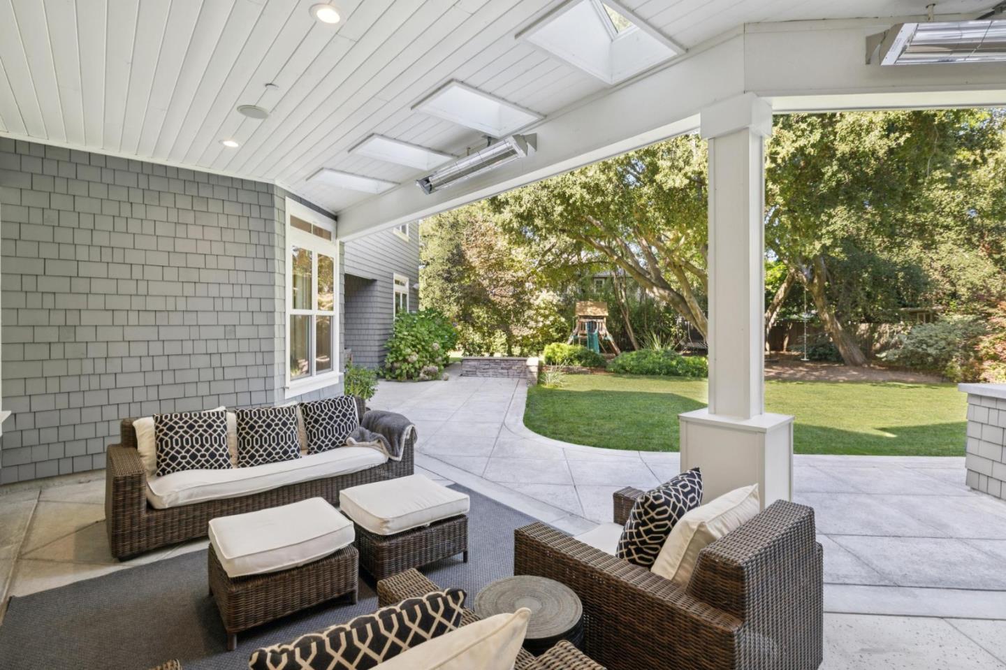 Detail Gallery Image 26 of 32 For 520 Berkeley Ave, Menlo Park,  CA 94025 - 6 Beds | 5/1 Baths