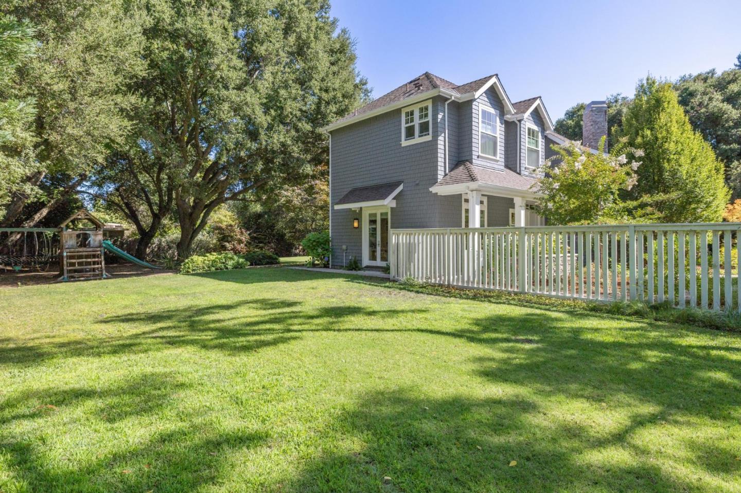Detail Gallery Image 29 of 32 For 520 Berkeley Ave, Menlo Park,  CA 94025 - 6 Beds | 5/1 Baths