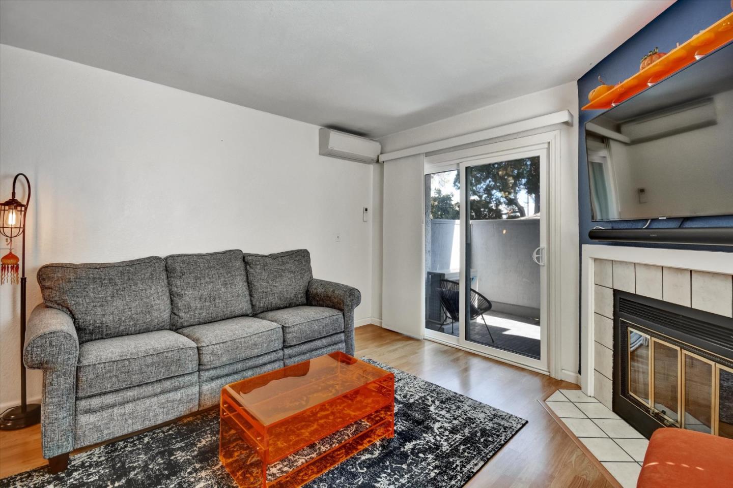 Detail Gallery Image 4 of 17 For 4501 Waterville Dr, San Jose,  CA 95118 - 1 Beds | 1 Baths