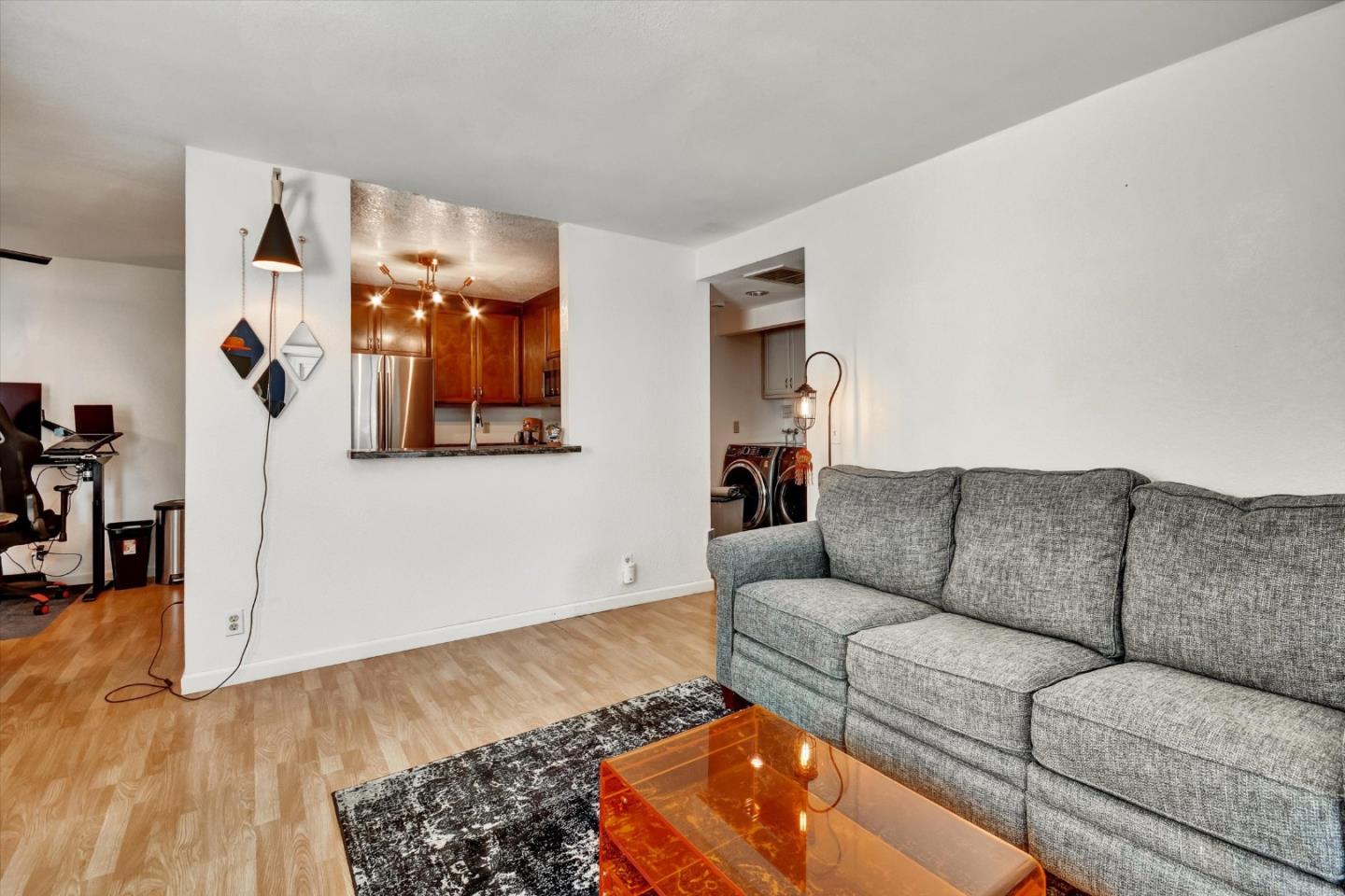Detail Gallery Image 5 of 17 For 4501 Waterville Dr, San Jose,  CA 95118 - 1 Beds | 1 Baths