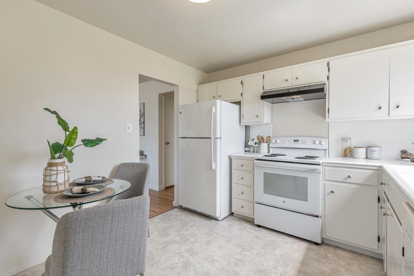 Detail Gallery Image 14 of 56 For 157 Longview Dr, Daly City,  CA 94015 - 4 Beds | 3 Baths