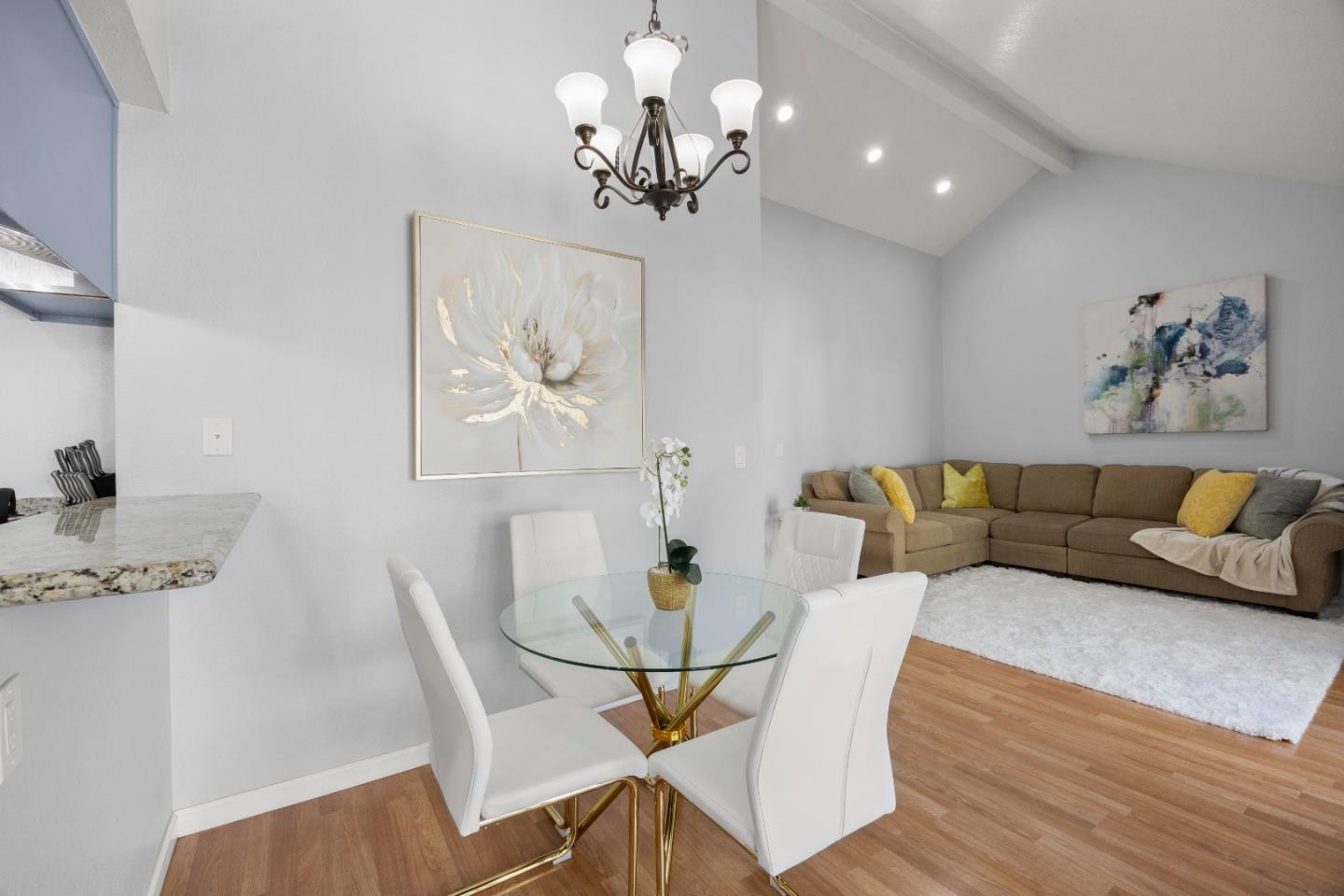 Detail Gallery Image 2 of 34 For 1042 Summermist Ct #107,  San Jose,  CA 95122 - 2 Beds | 1 Baths