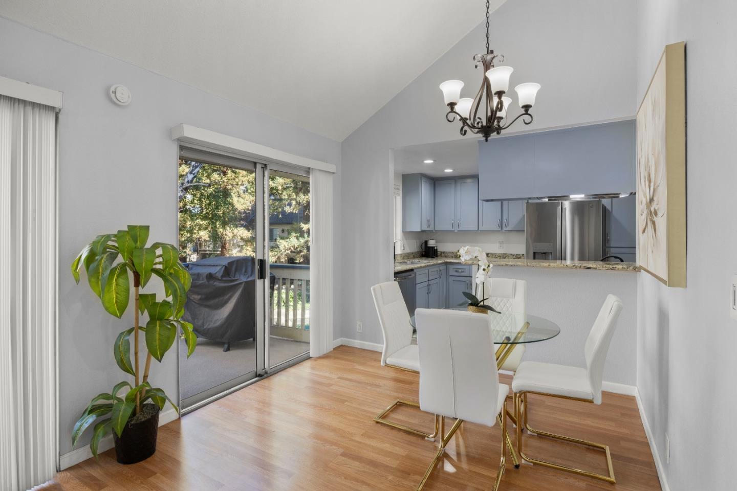Detail Gallery Image 5 of 34 For 1042 Summermist Ct #107,  San Jose,  CA 95122 - 2 Beds | 1 Baths