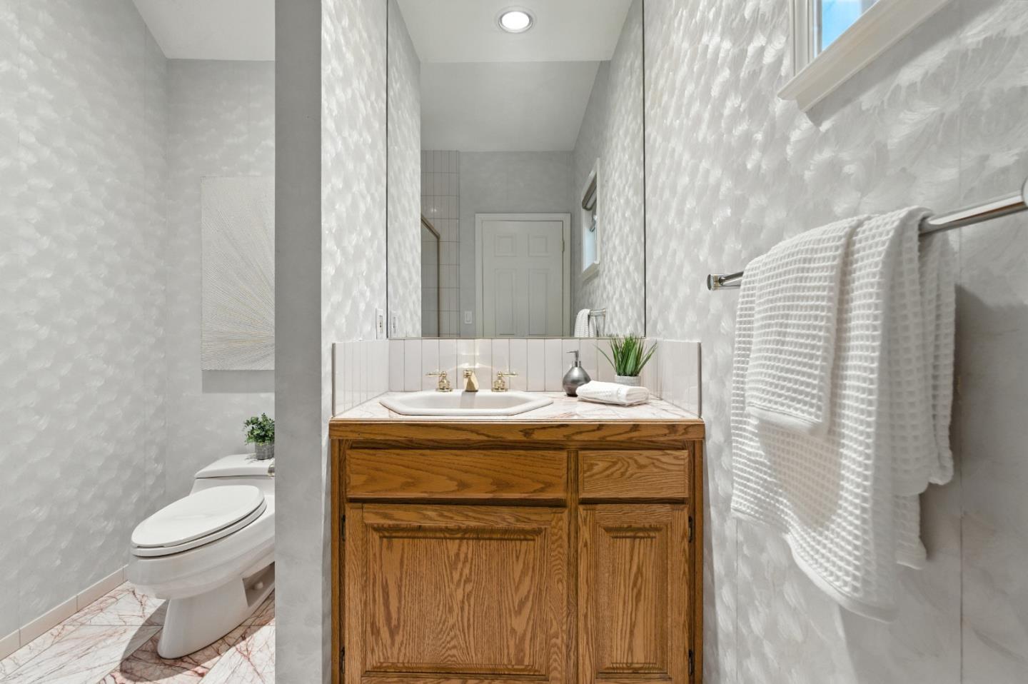 Detail Gallery Image 16 of 54 For 3711 Hamilton Way, Redwood City,  CA 94062 - 4 Beds | 3 Baths