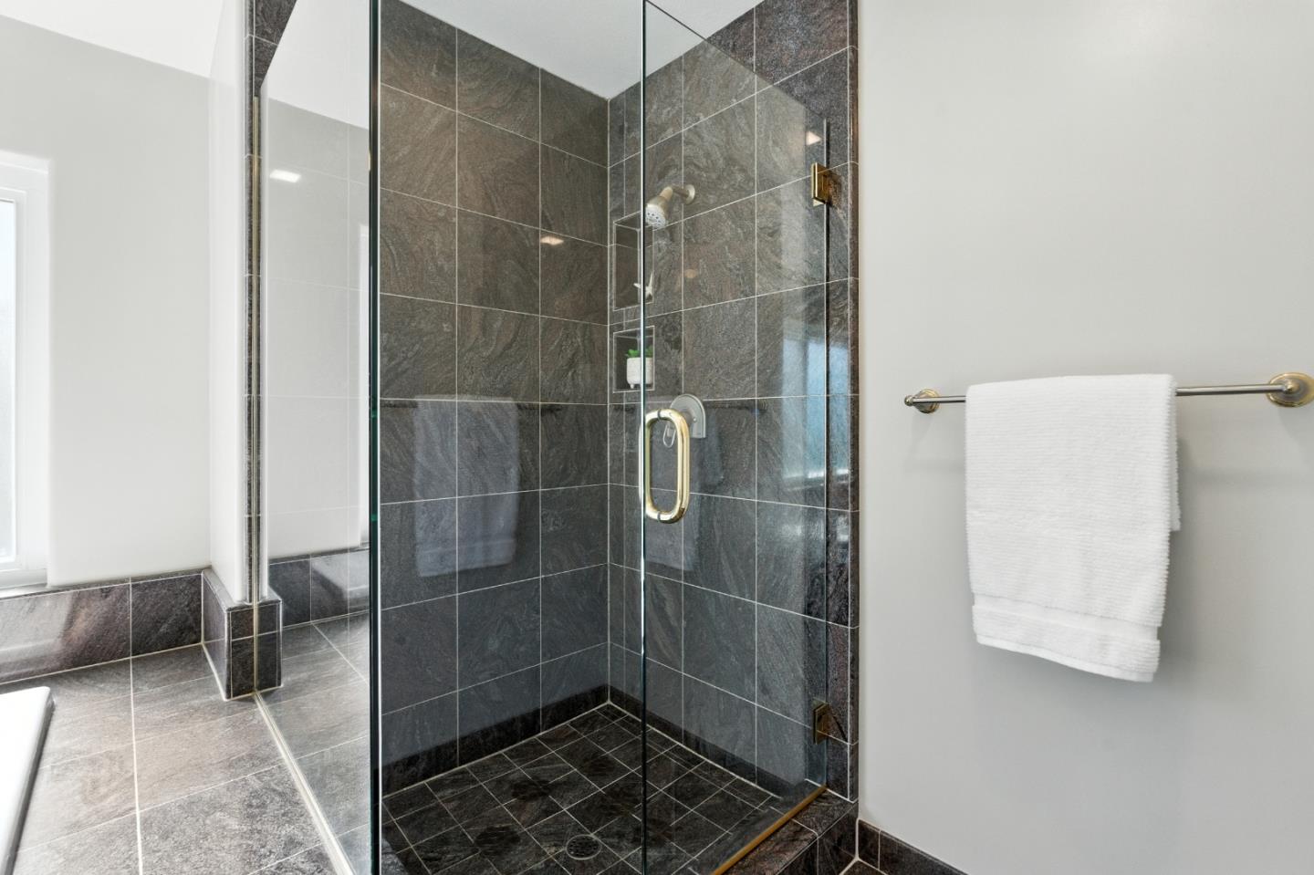 Detail Gallery Image 26 of 54 For 3711 Hamilton Way, Redwood City,  CA 94062 - 4 Beds | 3 Baths