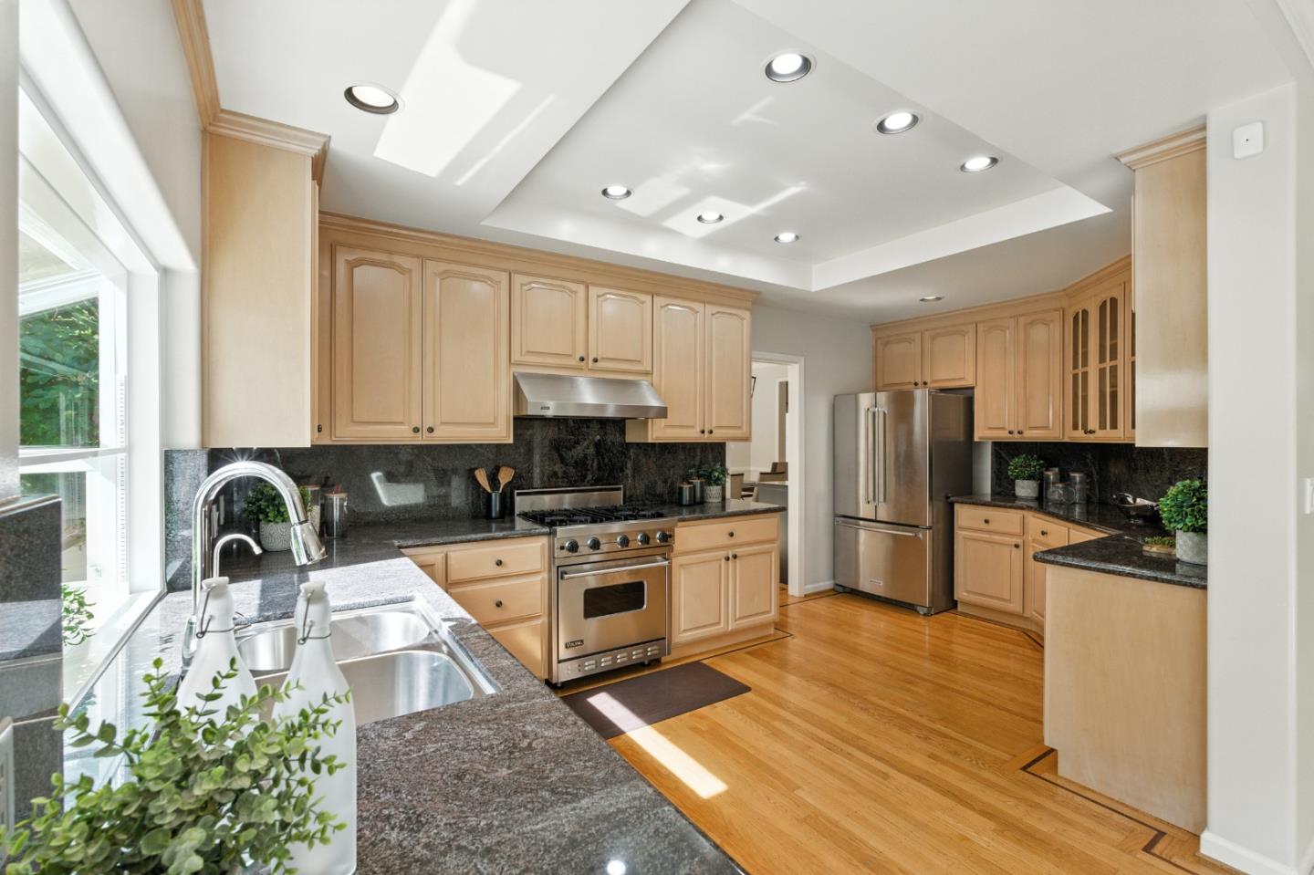 Detail Gallery Image 7 of 54 For 3711 Hamilton Way, Redwood City,  CA 94062 - 4 Beds | 3 Baths