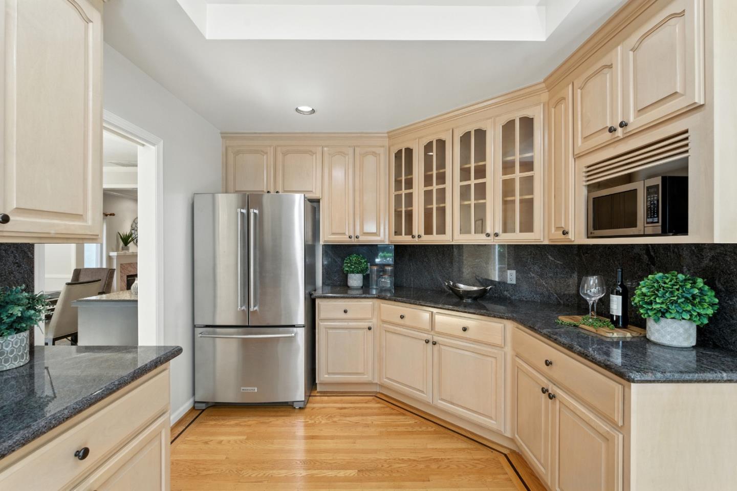 Detail Gallery Image 9 of 54 For 3711 Hamilton Way, Redwood City,  CA 94062 - 4 Beds | 3 Baths