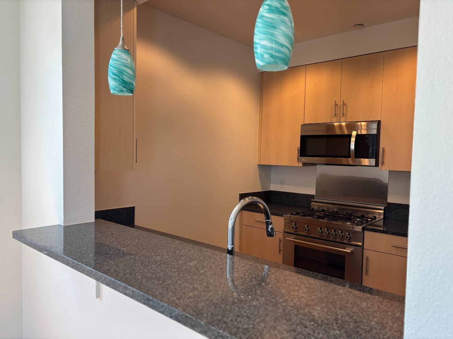 Detail Gallery Image 10 of 35 For 1066 41st Ave #A202,  Capitola,  CA 95010 - 1 Beds | 1 Baths