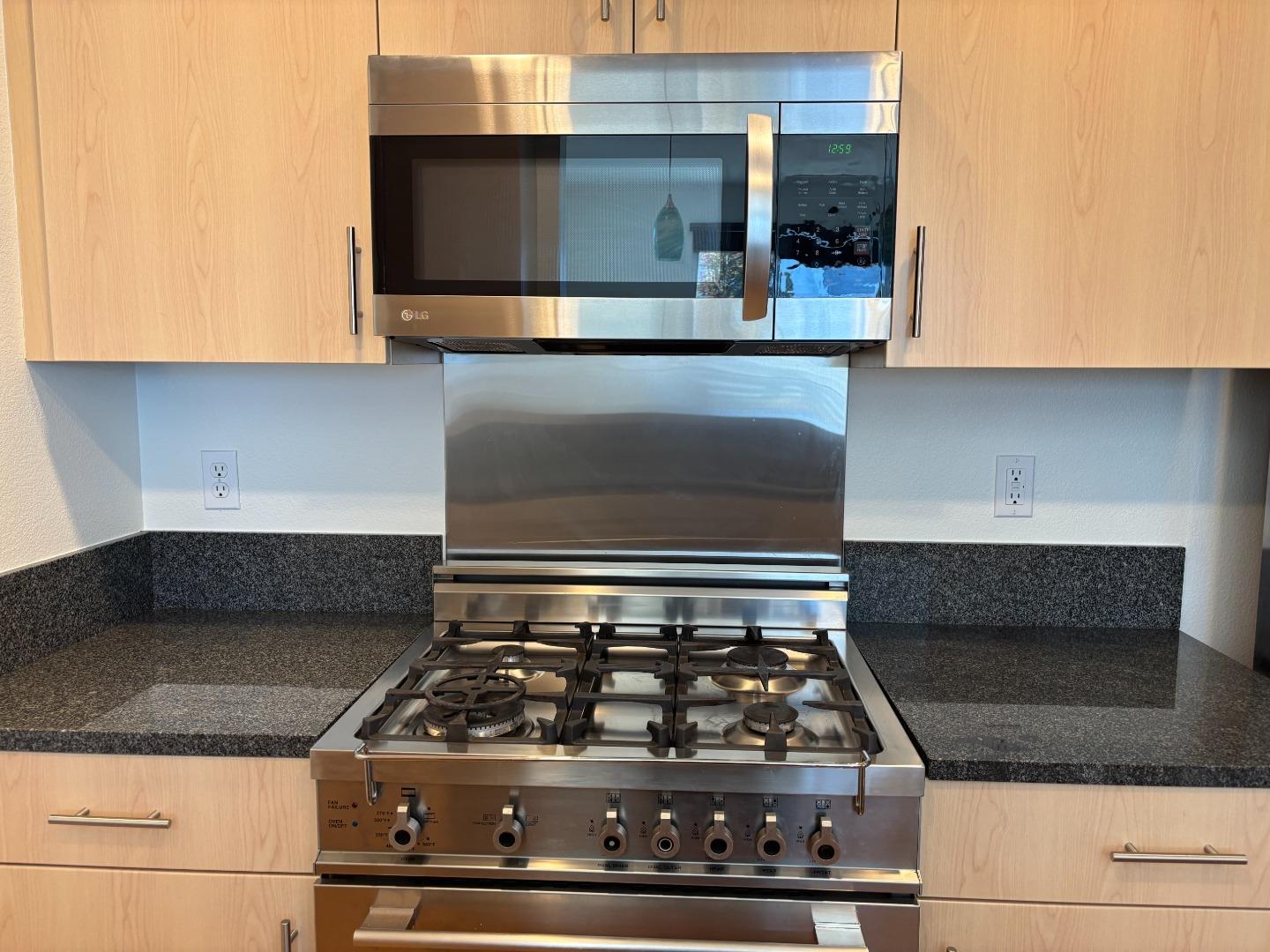 Detail Gallery Image 6 of 35 For 1066 41st Ave #A202,  Capitola,  CA 95010 - 1 Beds | 1 Baths